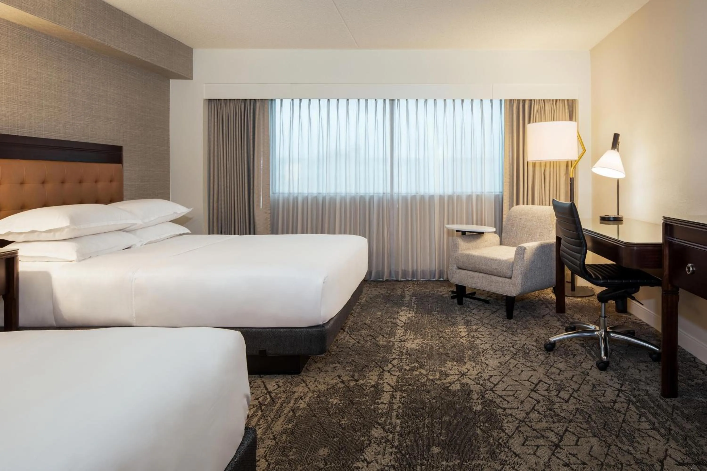 Photo of the whole room, Bed in Sheraton Detroit Metro Airport