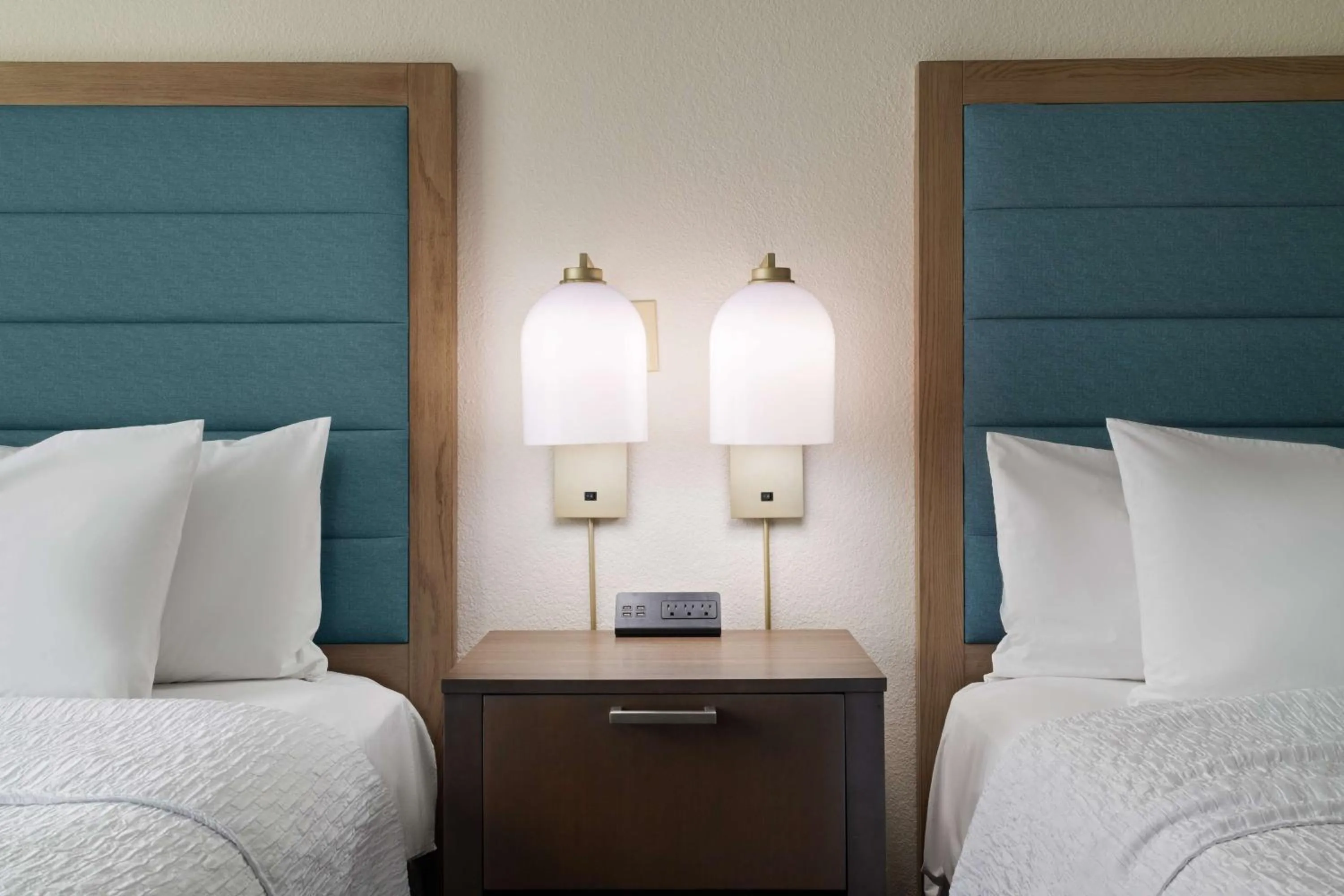 Bed in Homewood Suites by Hilton Lake Mary Orlando North