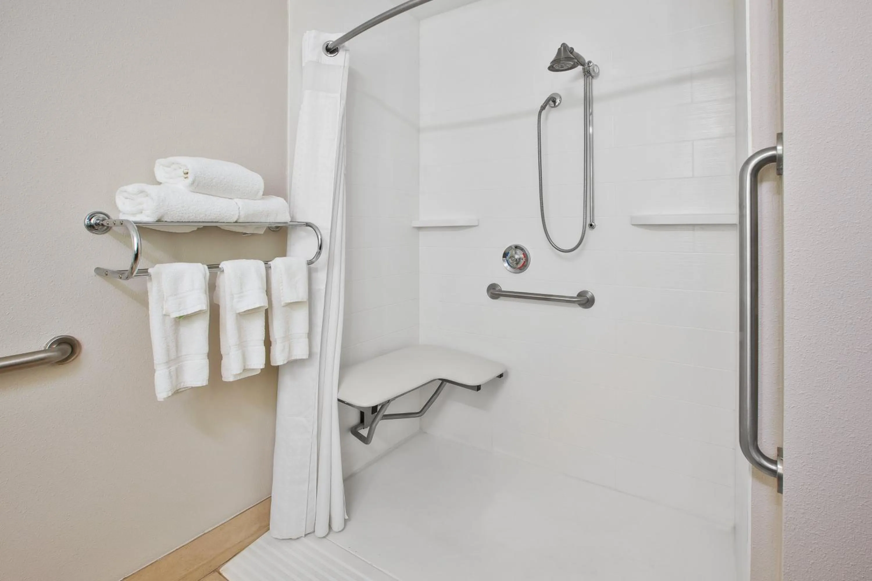 Bathroom in Holiday Inn Express Hotel & Suites Cincinnati Northeast-Milford by IHG