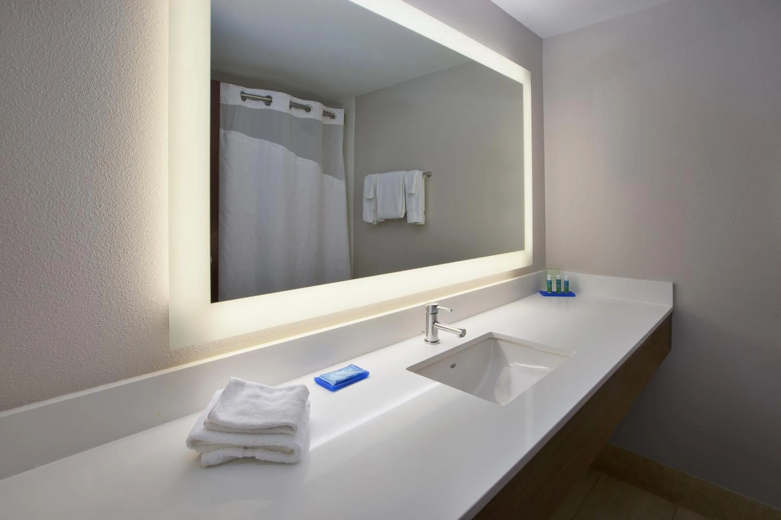 Bathroom in Holiday Inn Express Hotel & Suites Cincinnati Northeast-Milford by IHG
