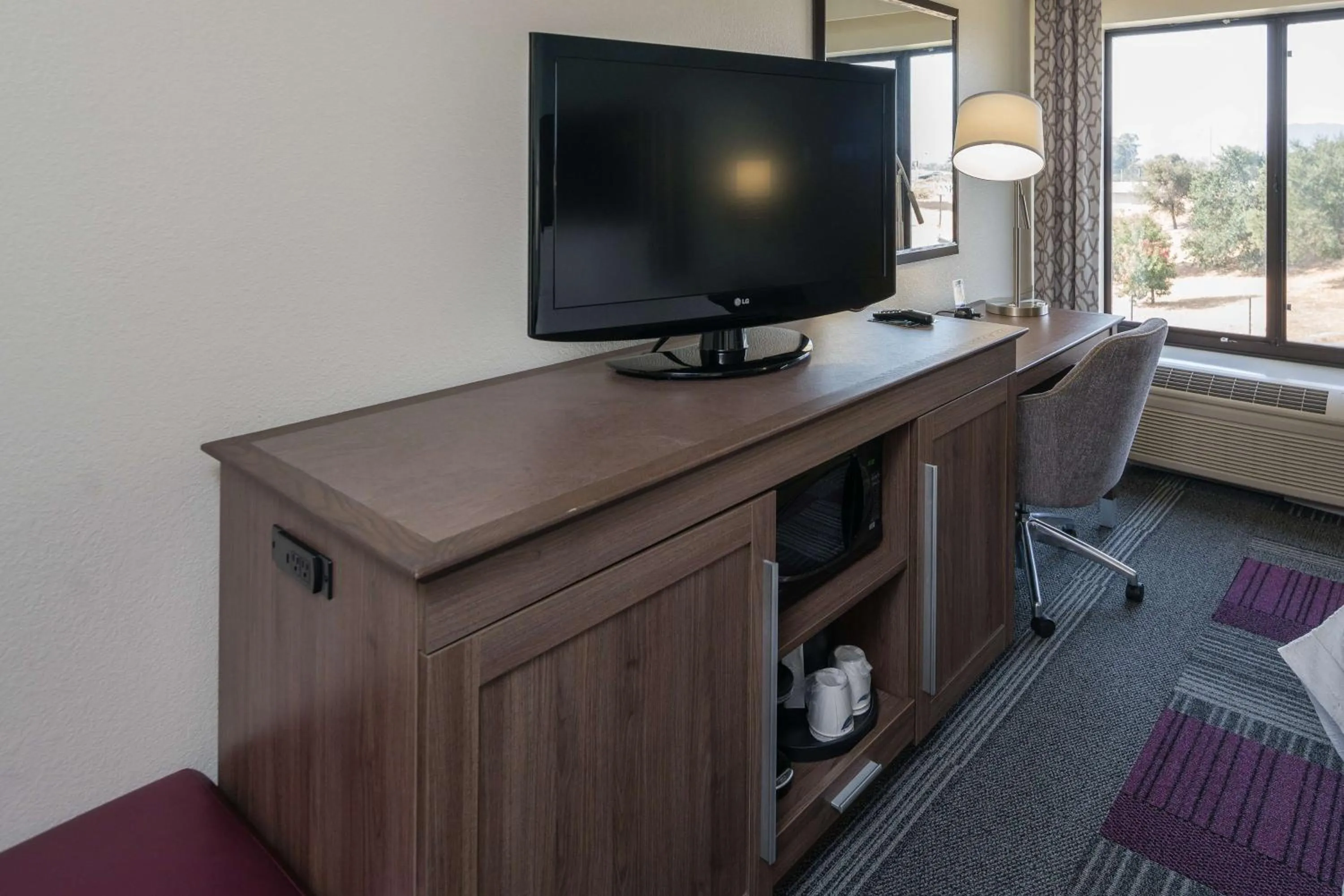 Bed in Hampton Inn Livermore