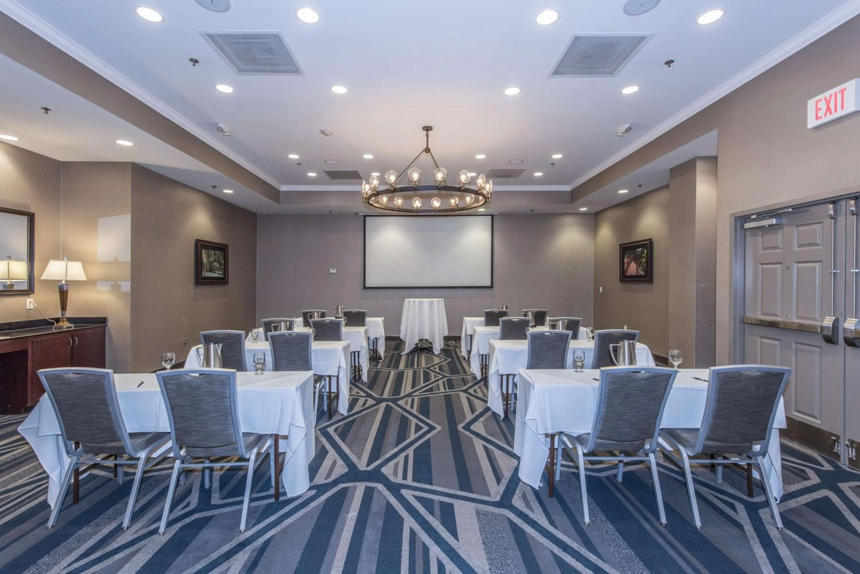 Meeting/conference room in DoubleTree by Hilton North Charleston - Convention Center