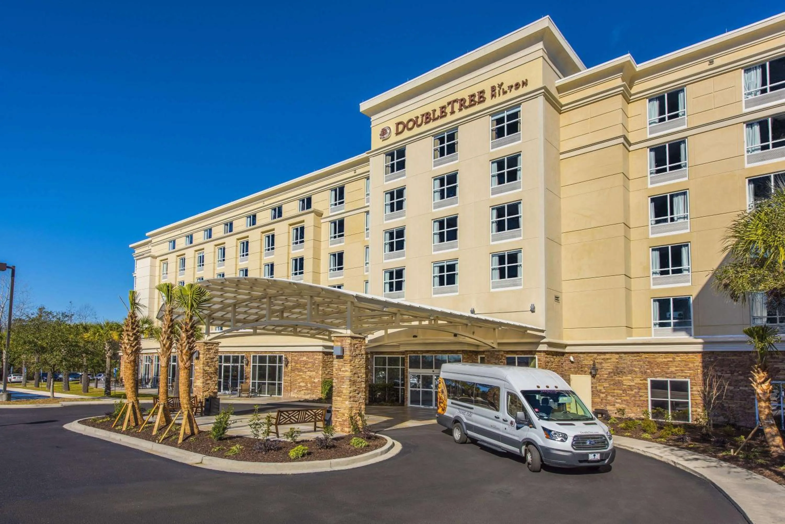 Property building in DoubleTree by Hilton North Charleston - Convention Center