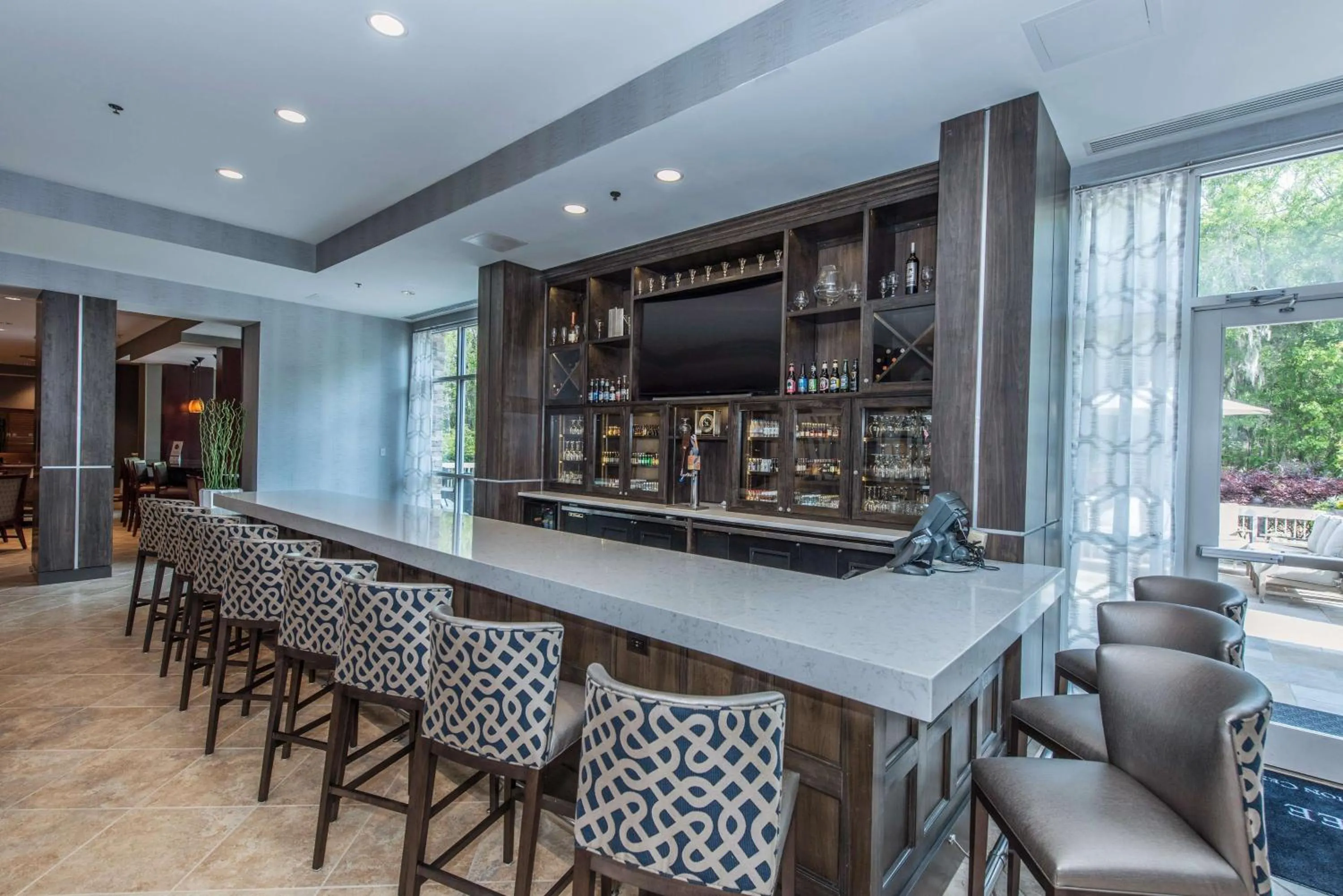 Restaurant/places to eat in DoubleTree by Hilton North Charleston - Convention Center