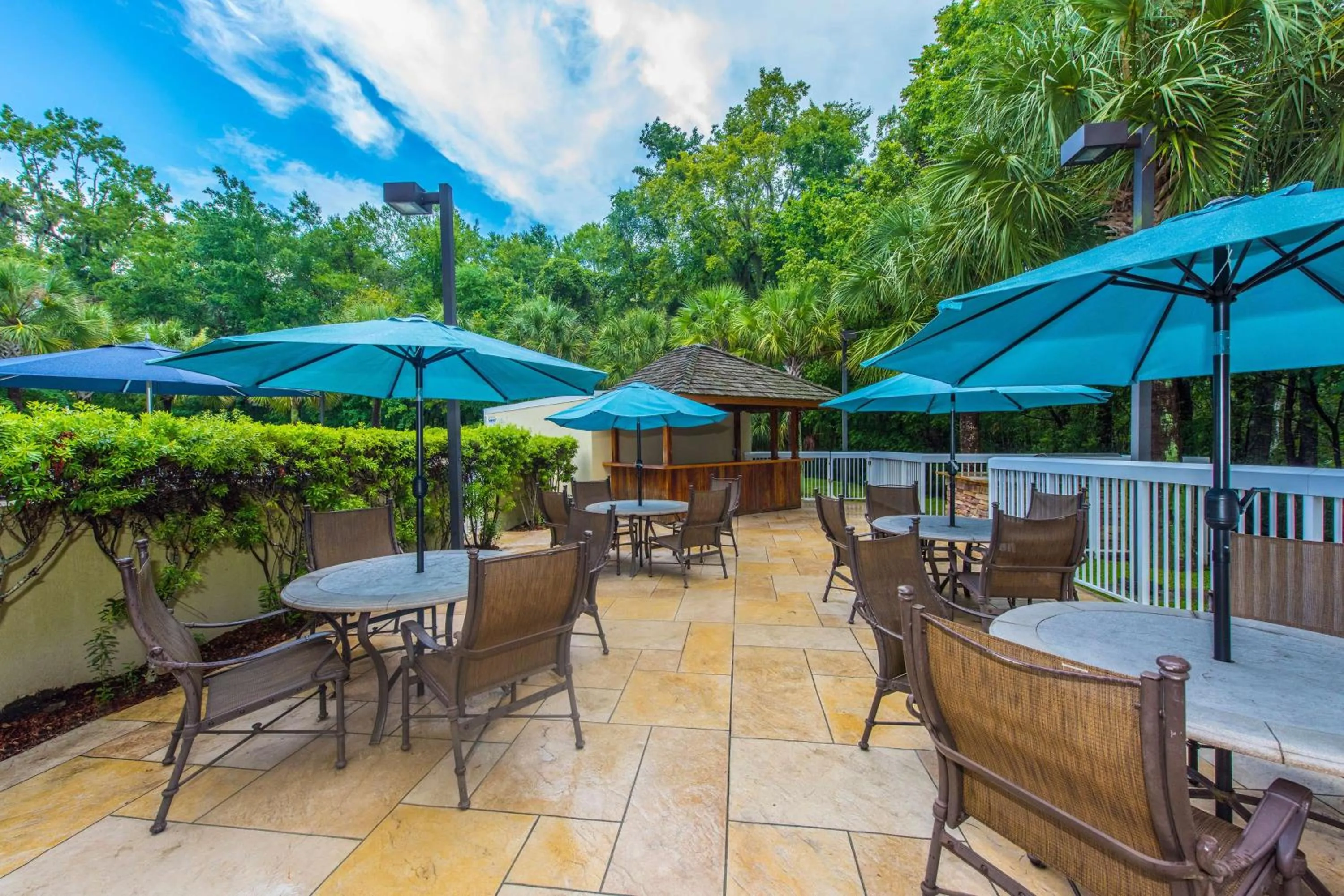 Patio in DoubleTree by Hilton North Charleston - Convention Center