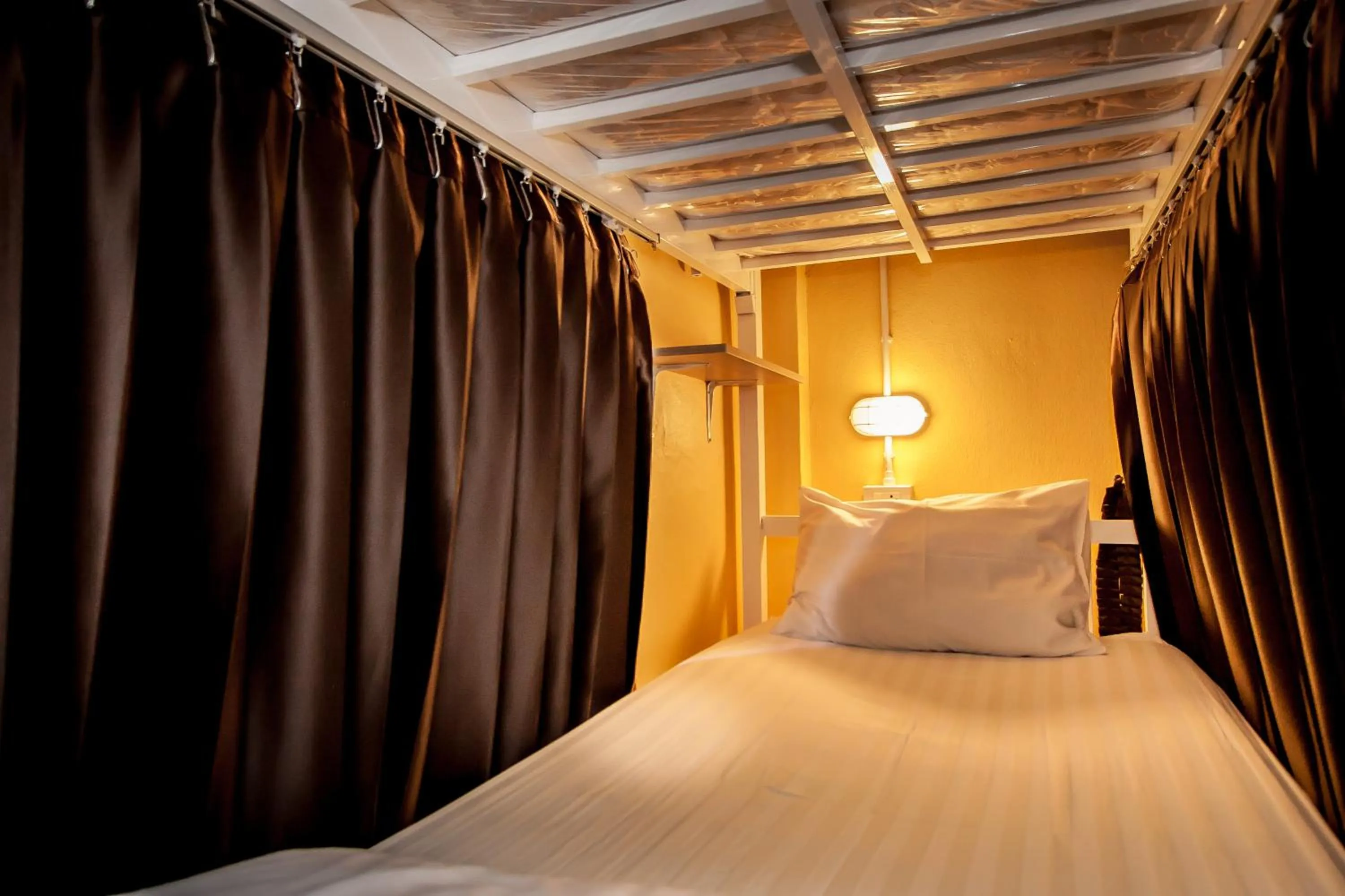 Photo of the whole room, Bed in Thai Thai Hostel