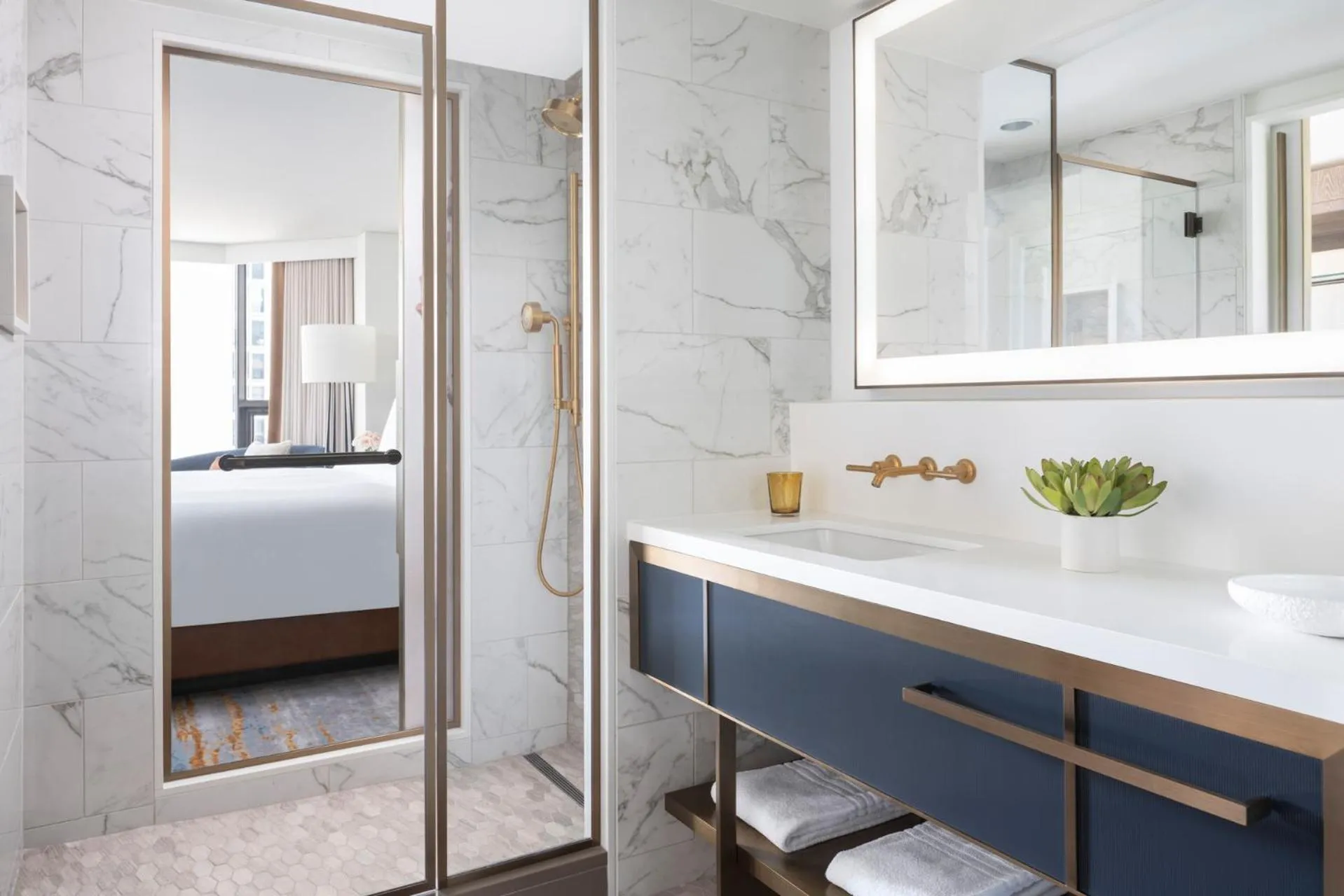 Bathroom, Bed in Four Seasons Hotel Houston