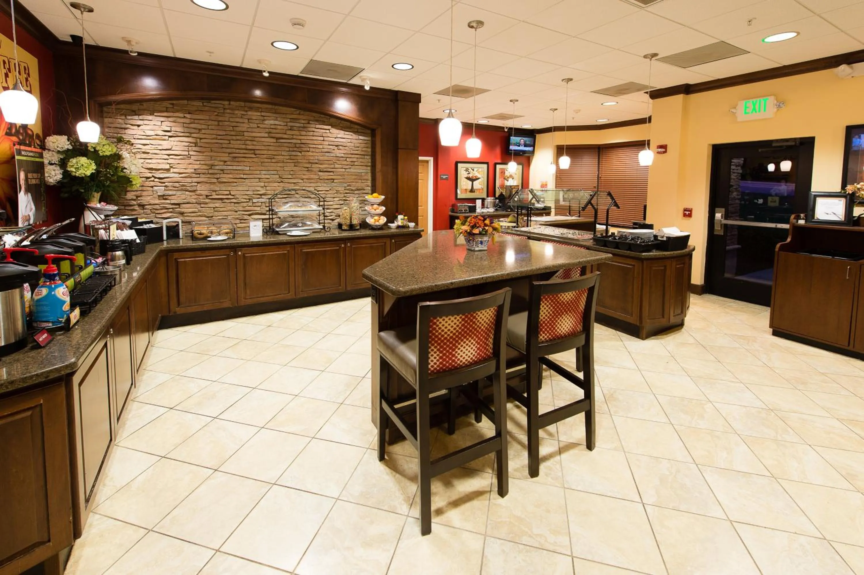 Restaurant/places to eat in Staybridge Suites North Charleston by IHG