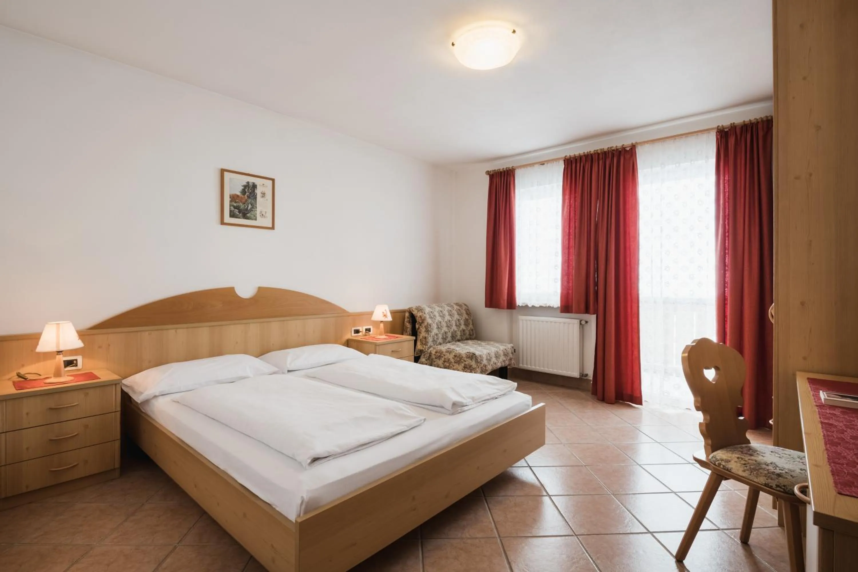 Photo of the whole room, Bed in Apparthotel Sellaronda