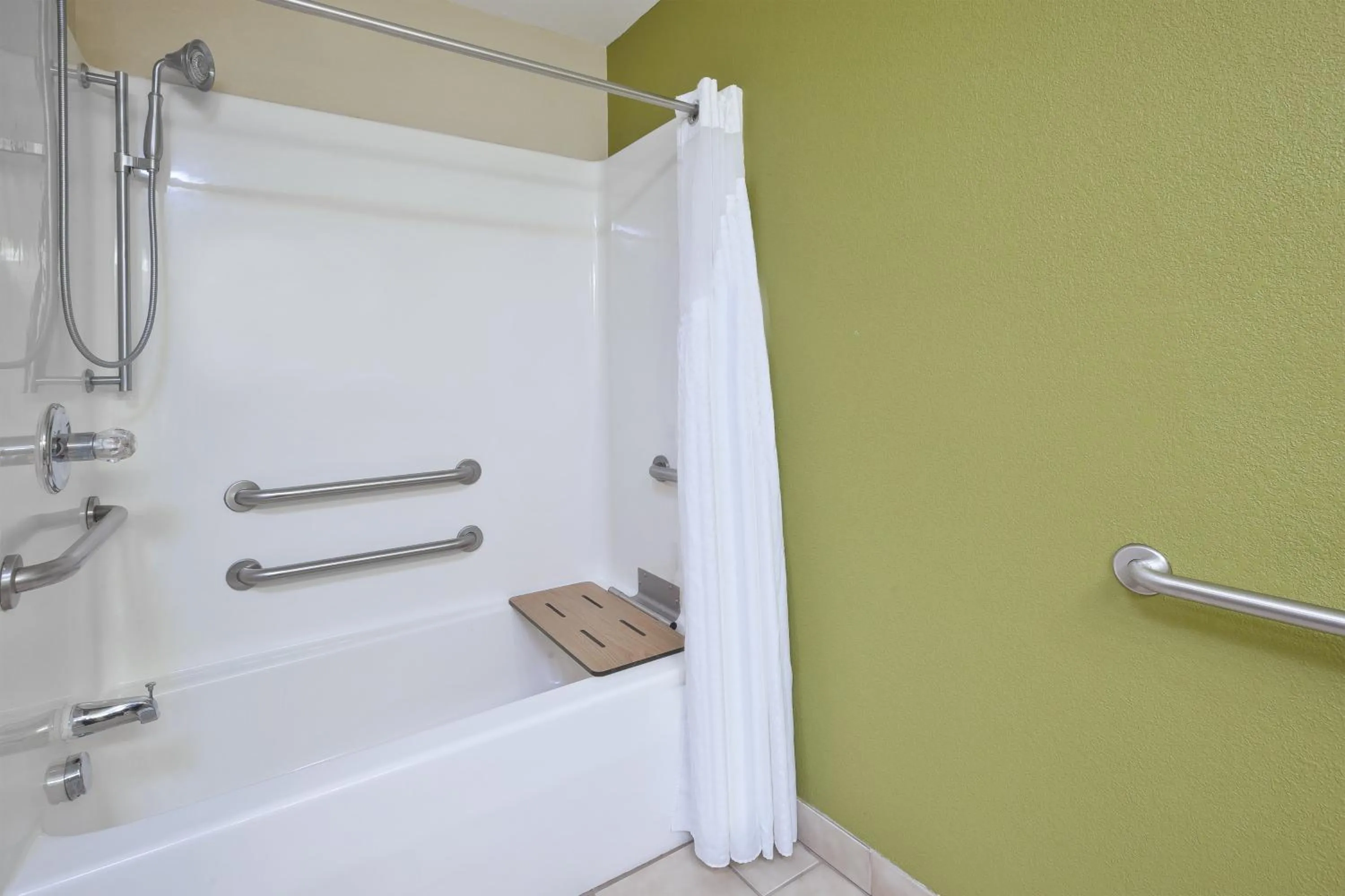 Bathroom in Holiday Inn Express Hotel & Suites Circleville by IHG