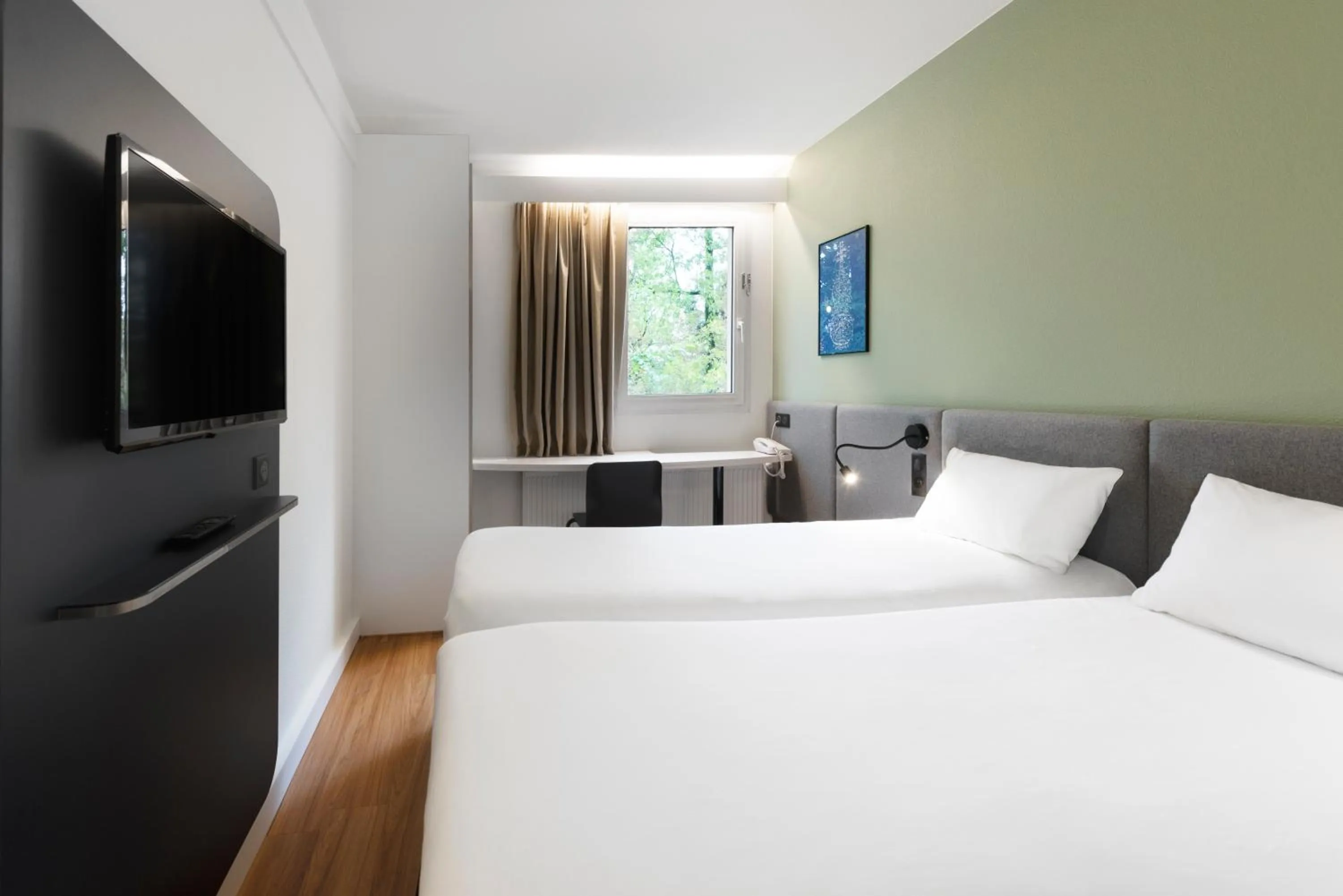 Bedroom, Bed in ibis Nancy-Brabois