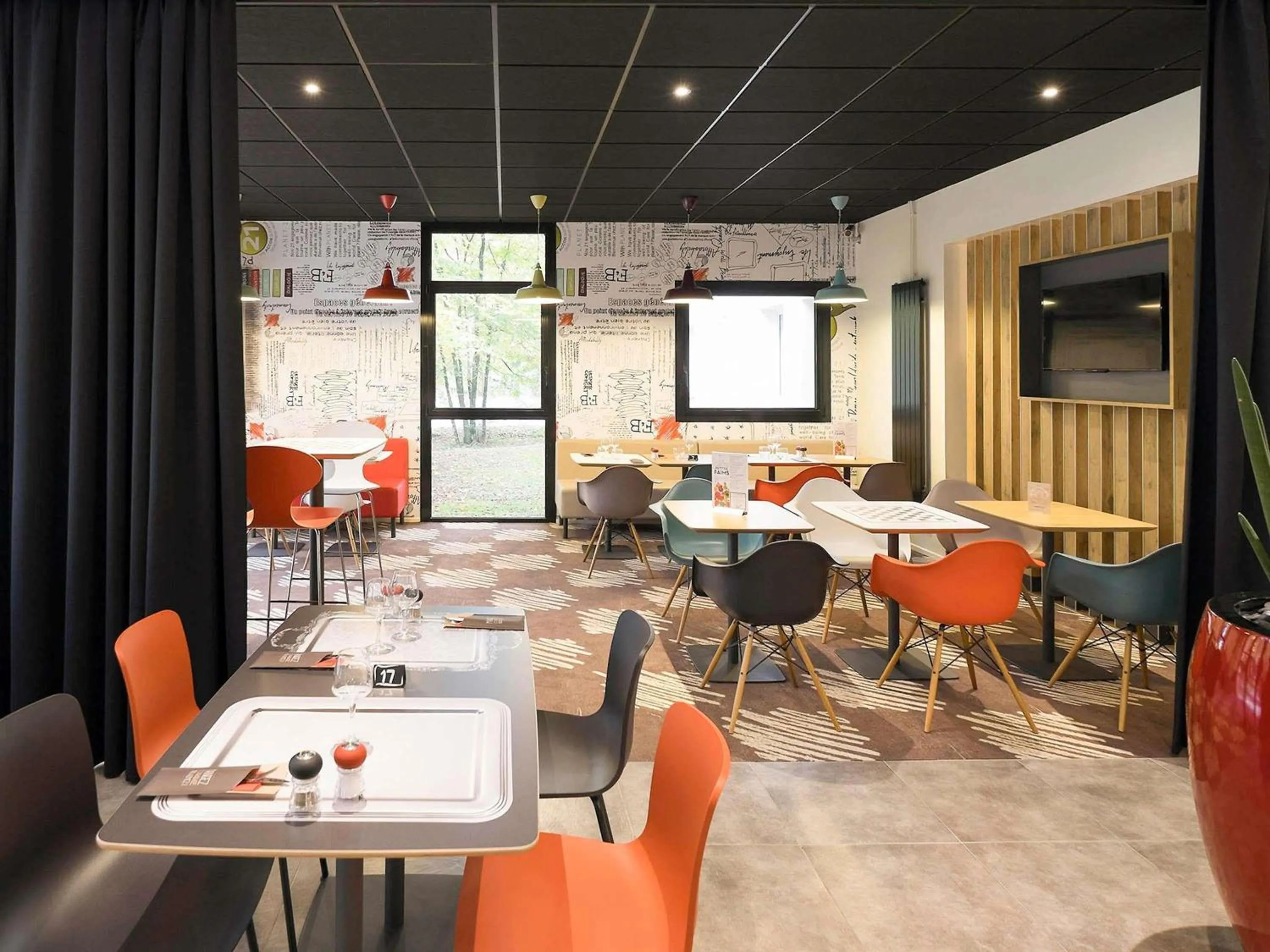 Restaurant/places to eat in ibis Nancy-Brabois