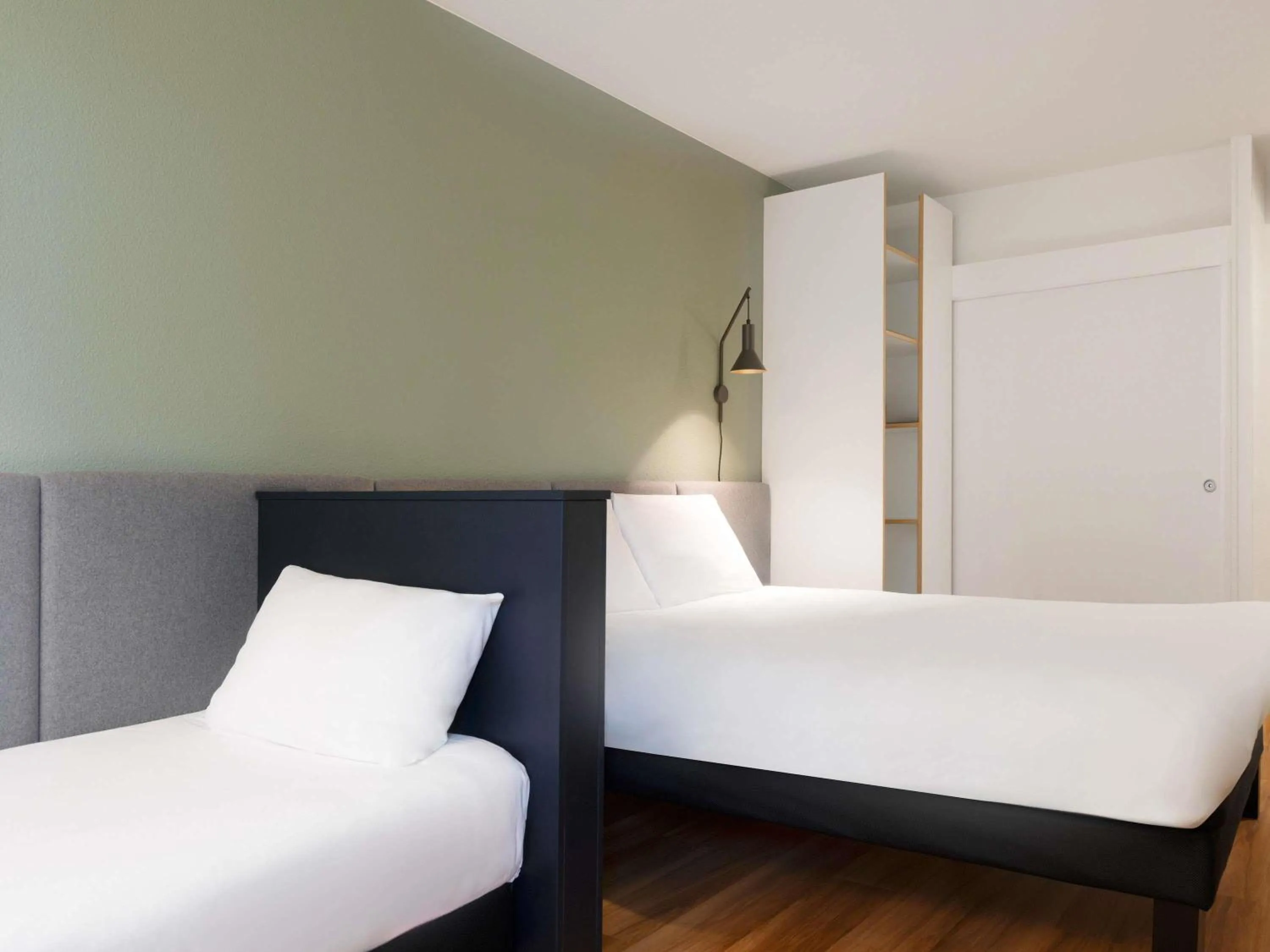 Bedroom, Bed in ibis Nancy-Brabois