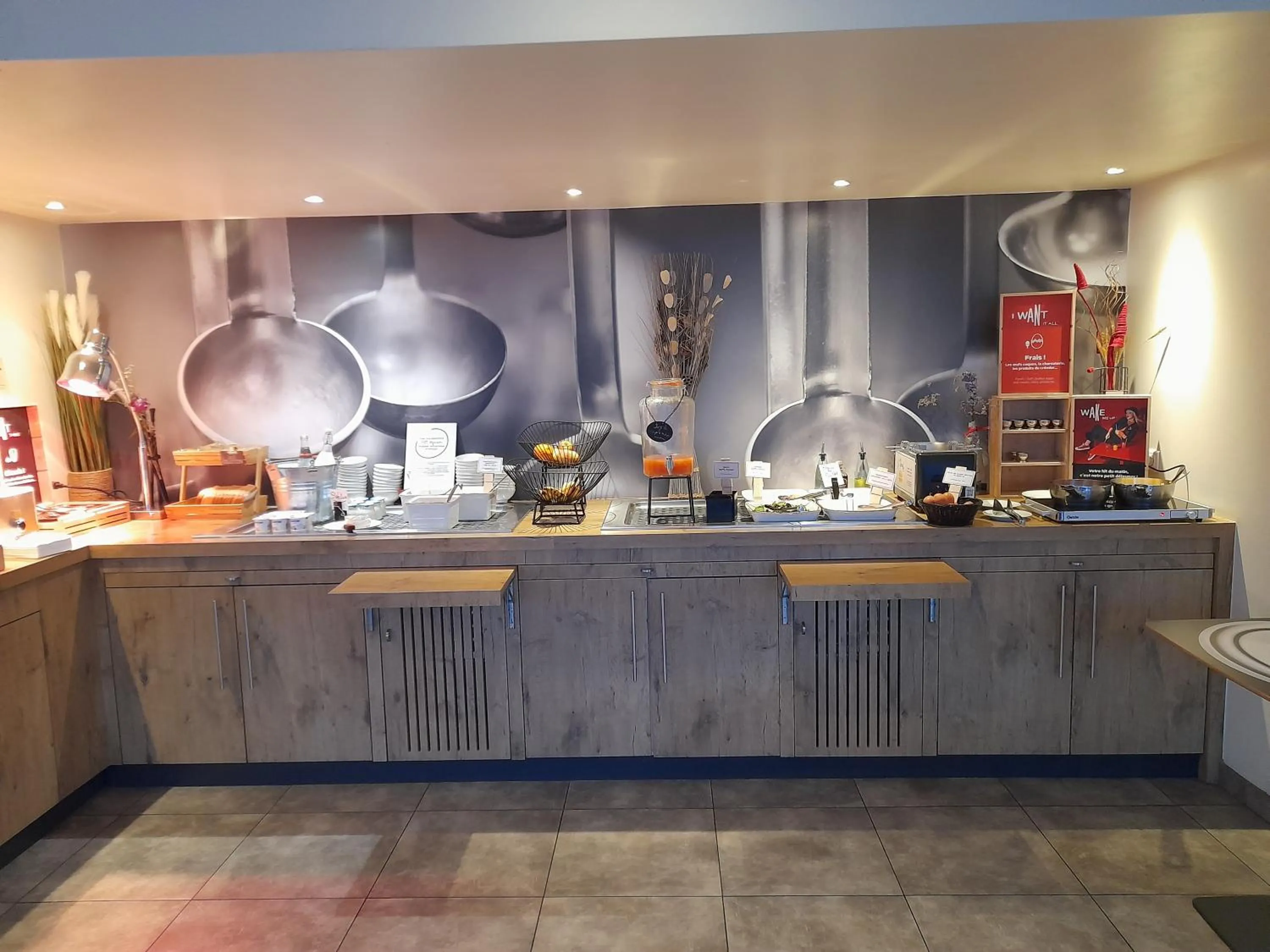 Buffet breakfast in ibis Nancy-Brabois