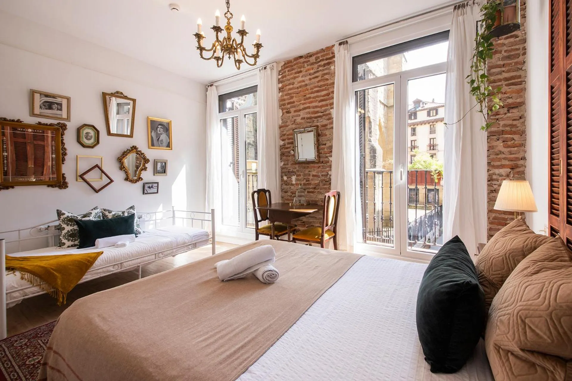 Bed in Off Beat Guesthouse - Self-check-in - Sleep Conscious