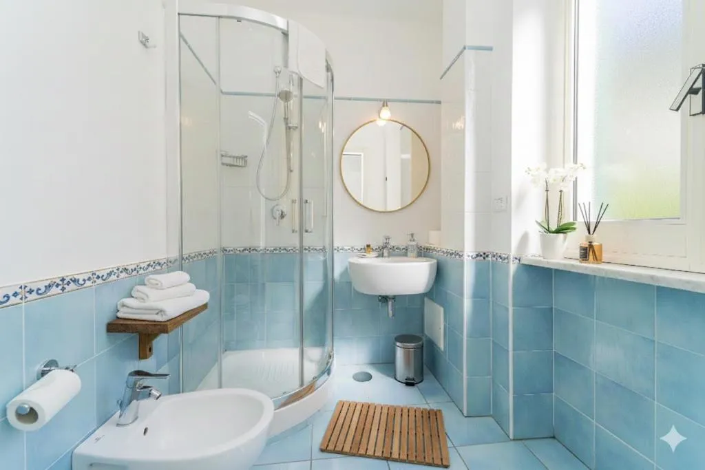 Shower in La Casa di Aurora