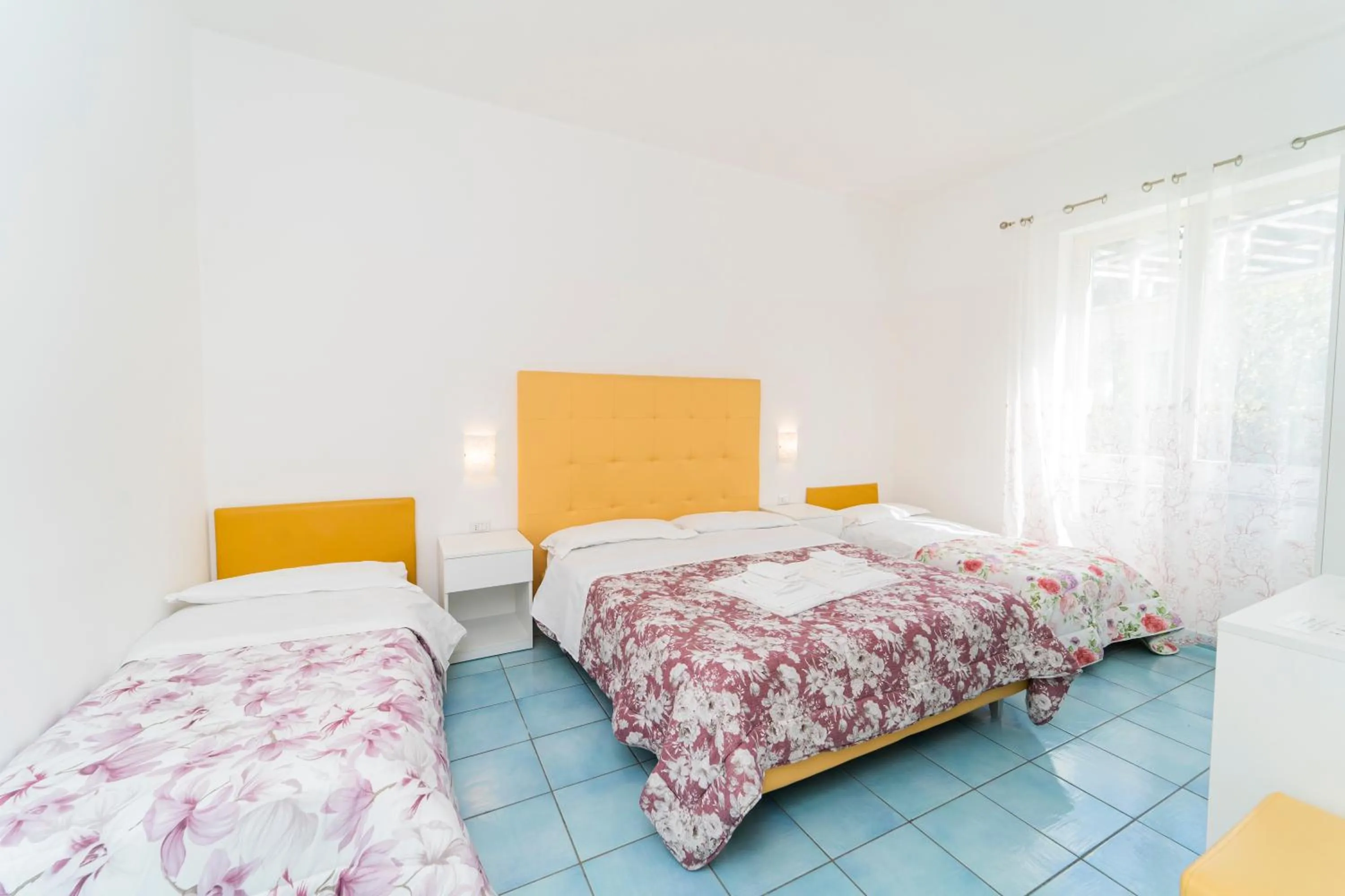 Photo of the whole room, Bed in La Casa di Aurora