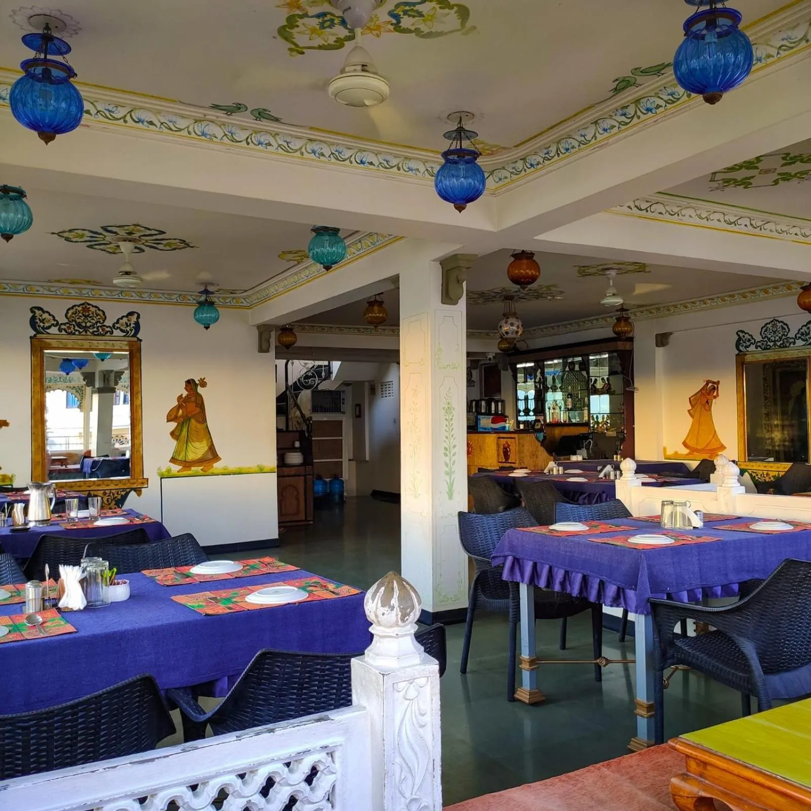 Restaurant/places to eat in Hotel Mewar Haveli - At Lake Pichola