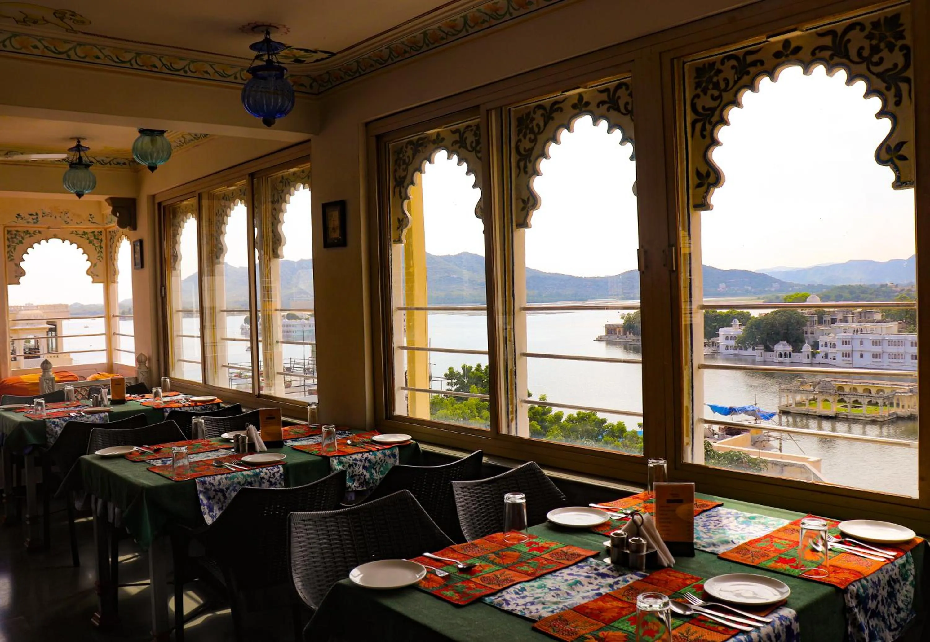 Restaurant/places to eat in Hotel Mewar Haveli - At Lake Pichola