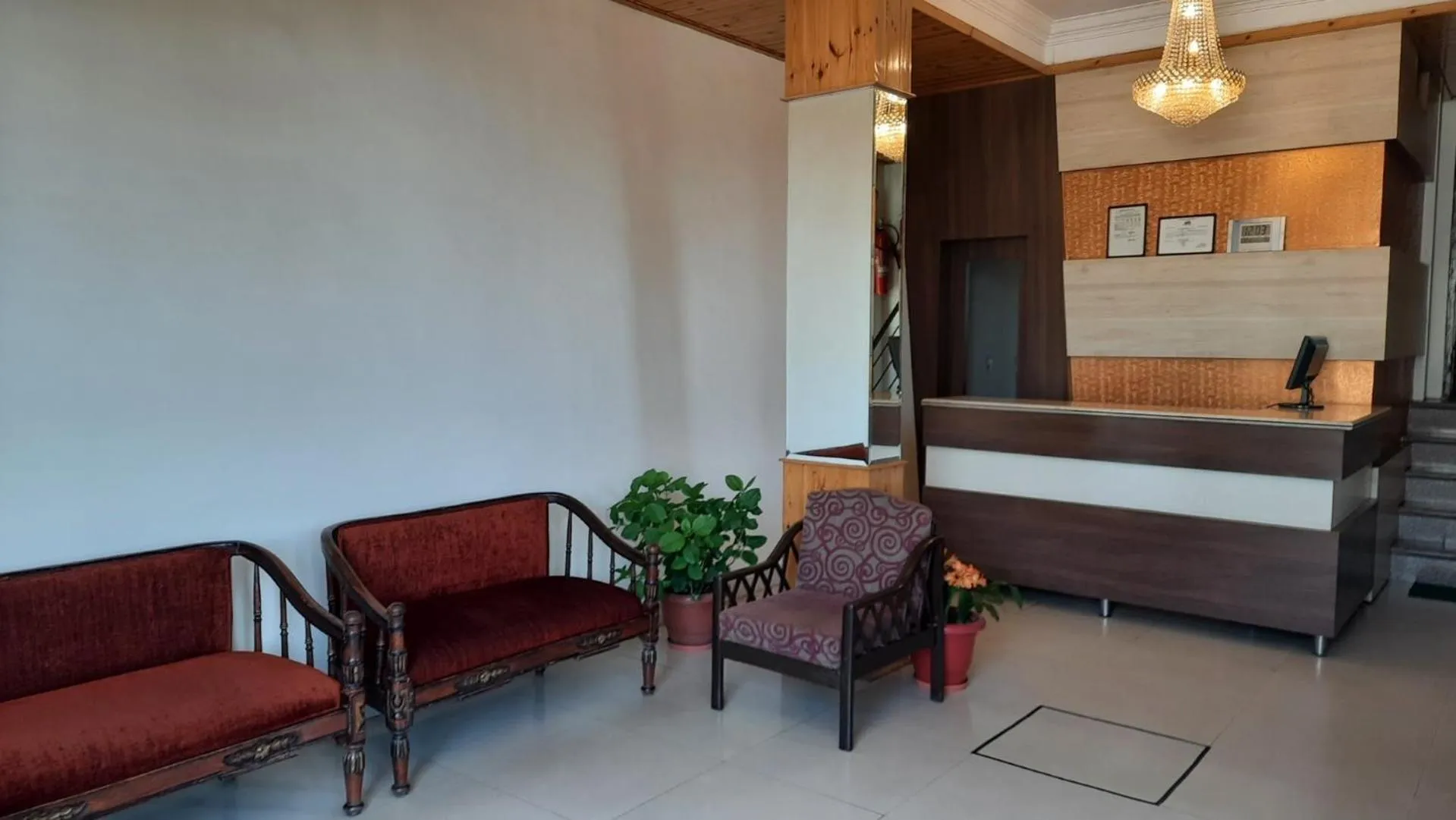 Lobby or reception in Hotel Lords Regency - Connected to Mall Road