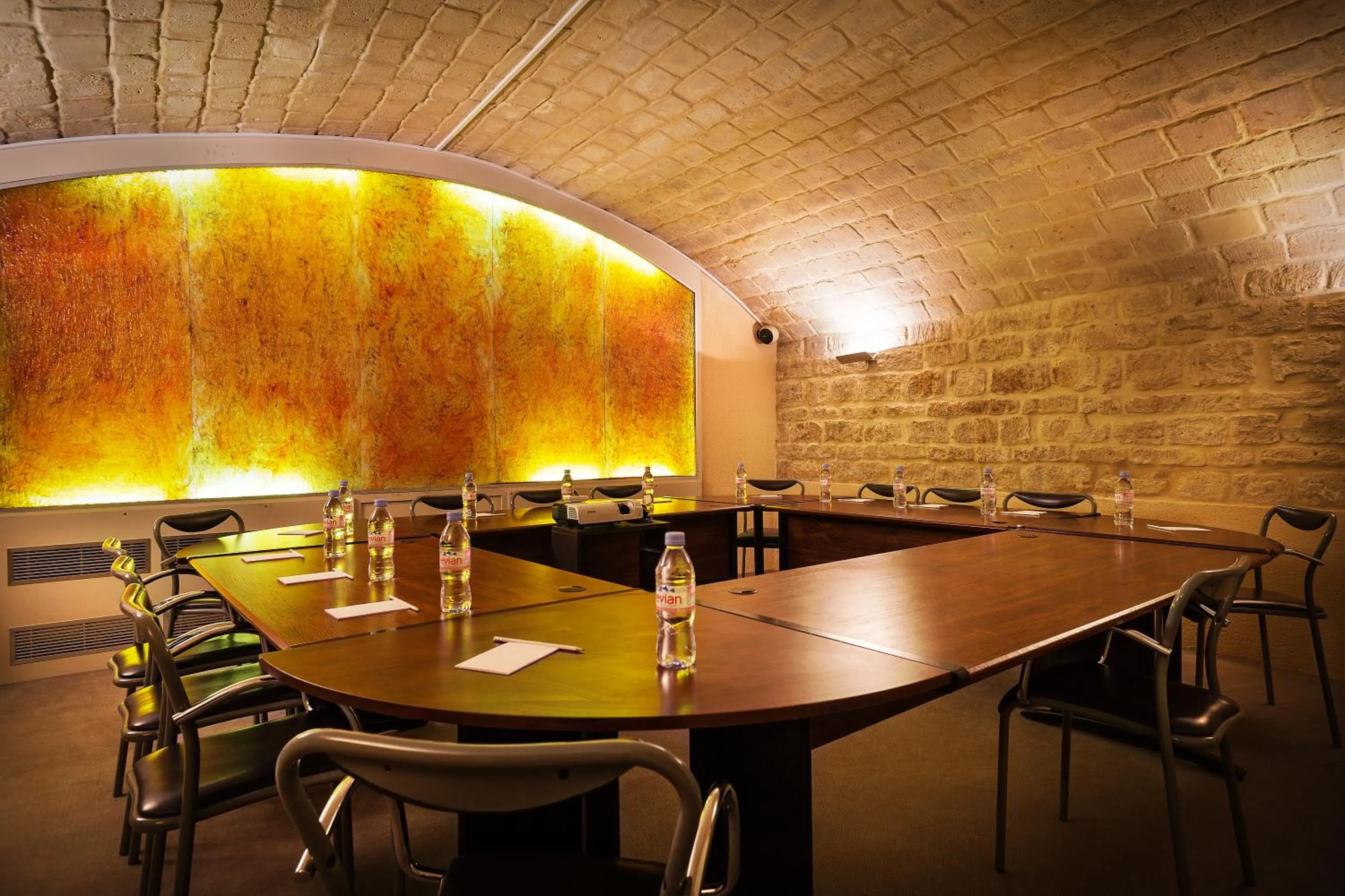 Business facilities in Chambellan Morgane