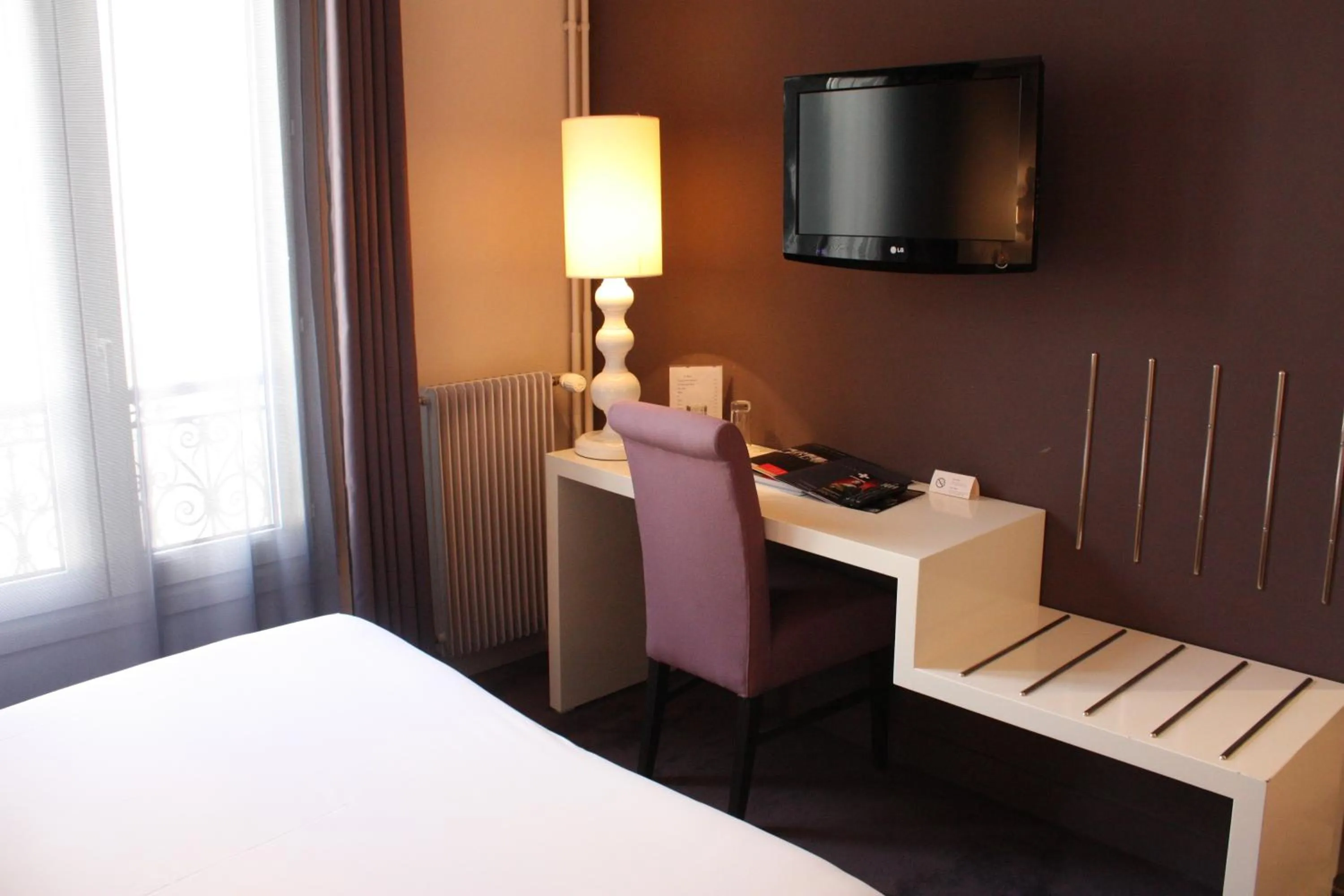 Seating area, Bed in Chambellan Morgane