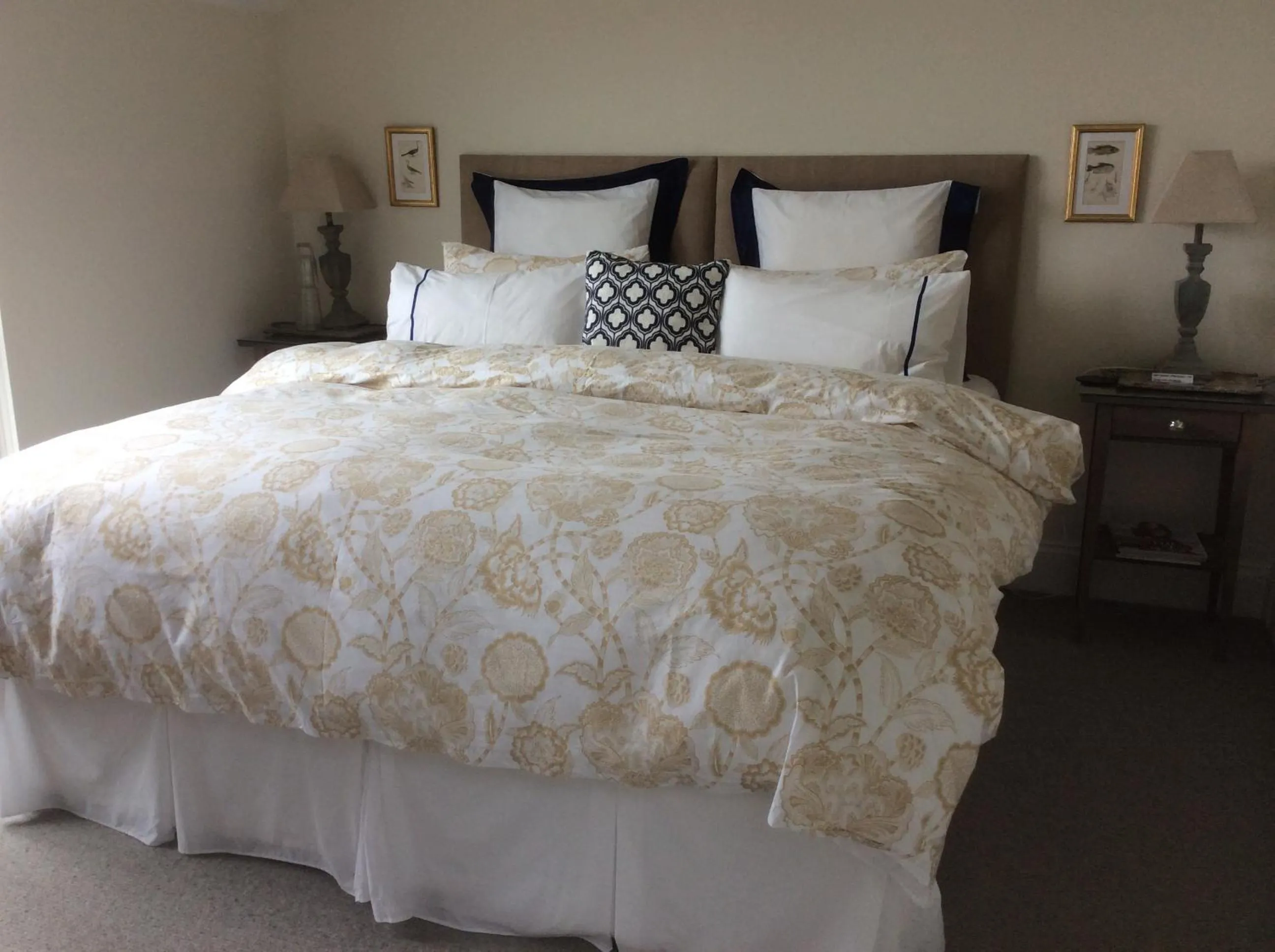Bed in Compass Rose