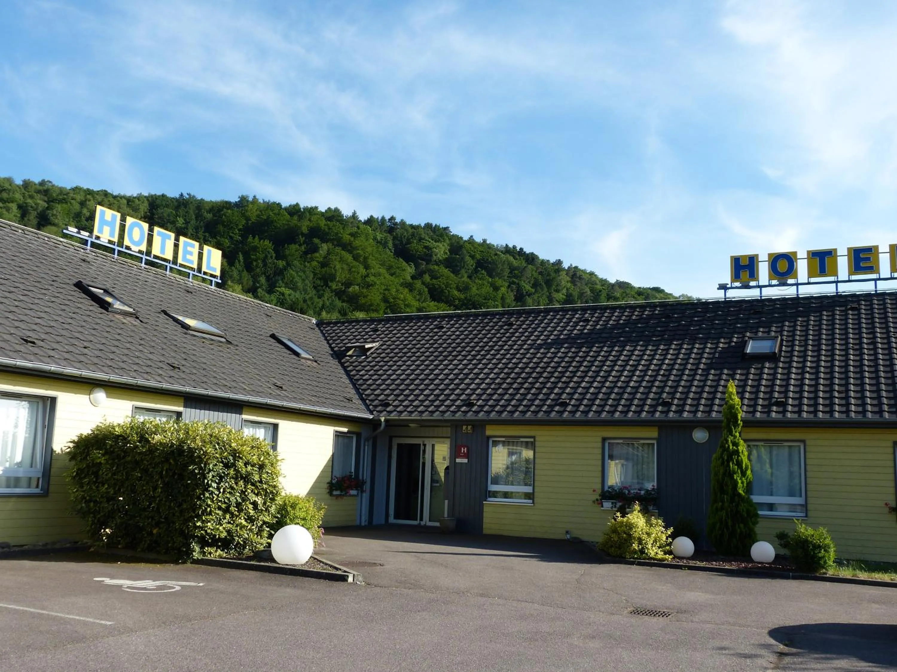Facade/entrance in Hotel Premium