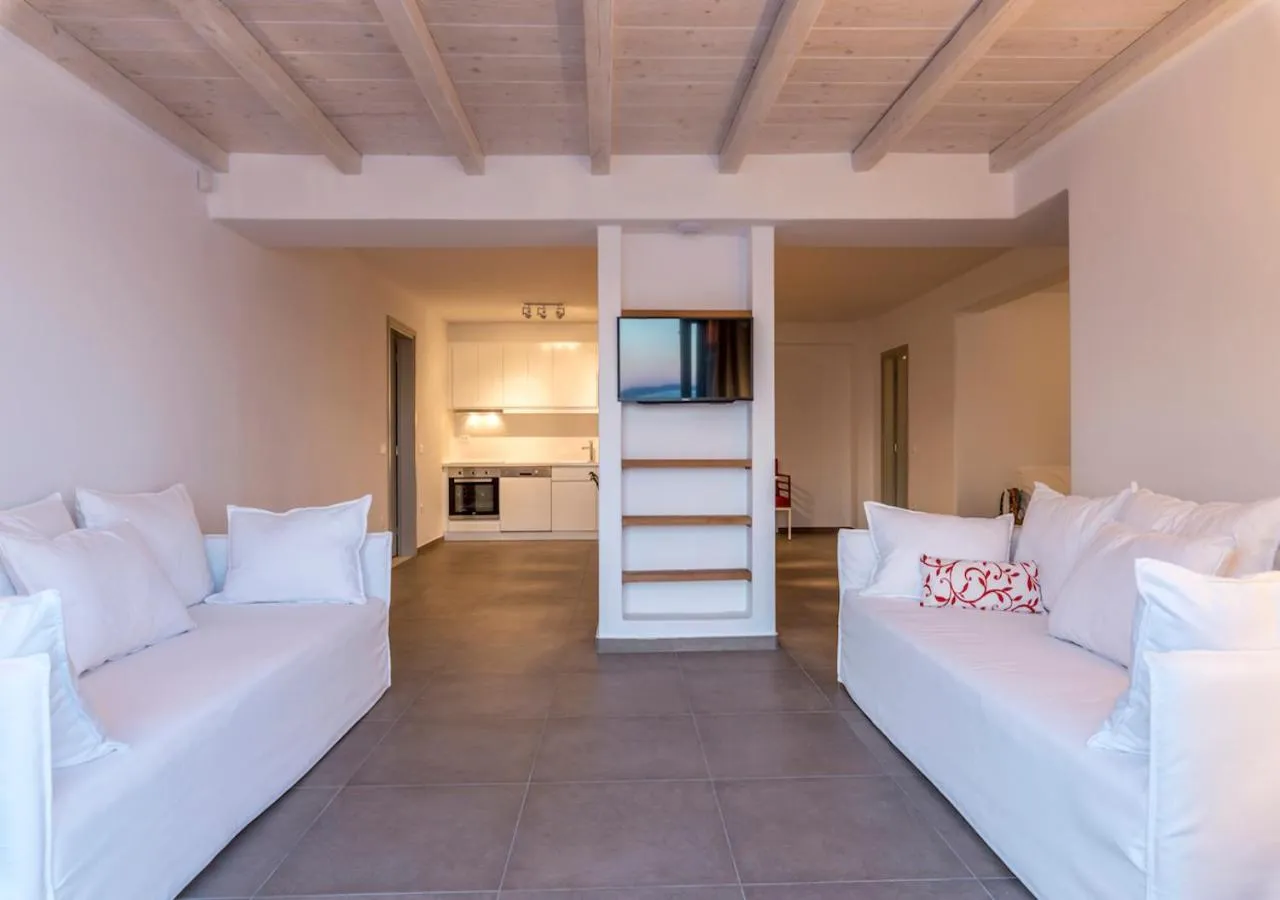 Kitchen or kitchenette, Bed in O Lofos Luxury Boutique Suites