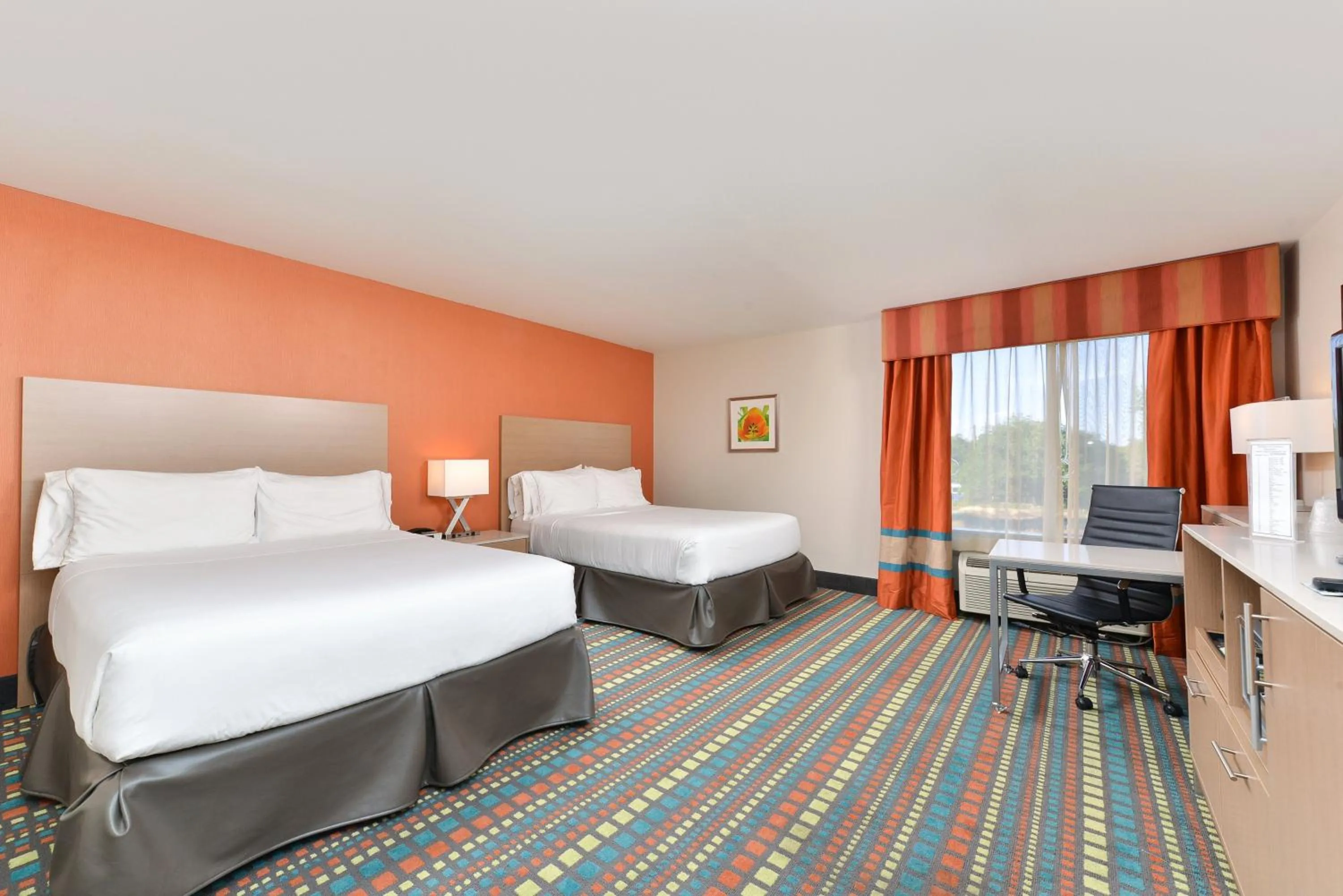 Photo of the whole room, Bed in Holiday Inn Express Albuquerque N - Bernalillo by IHG
