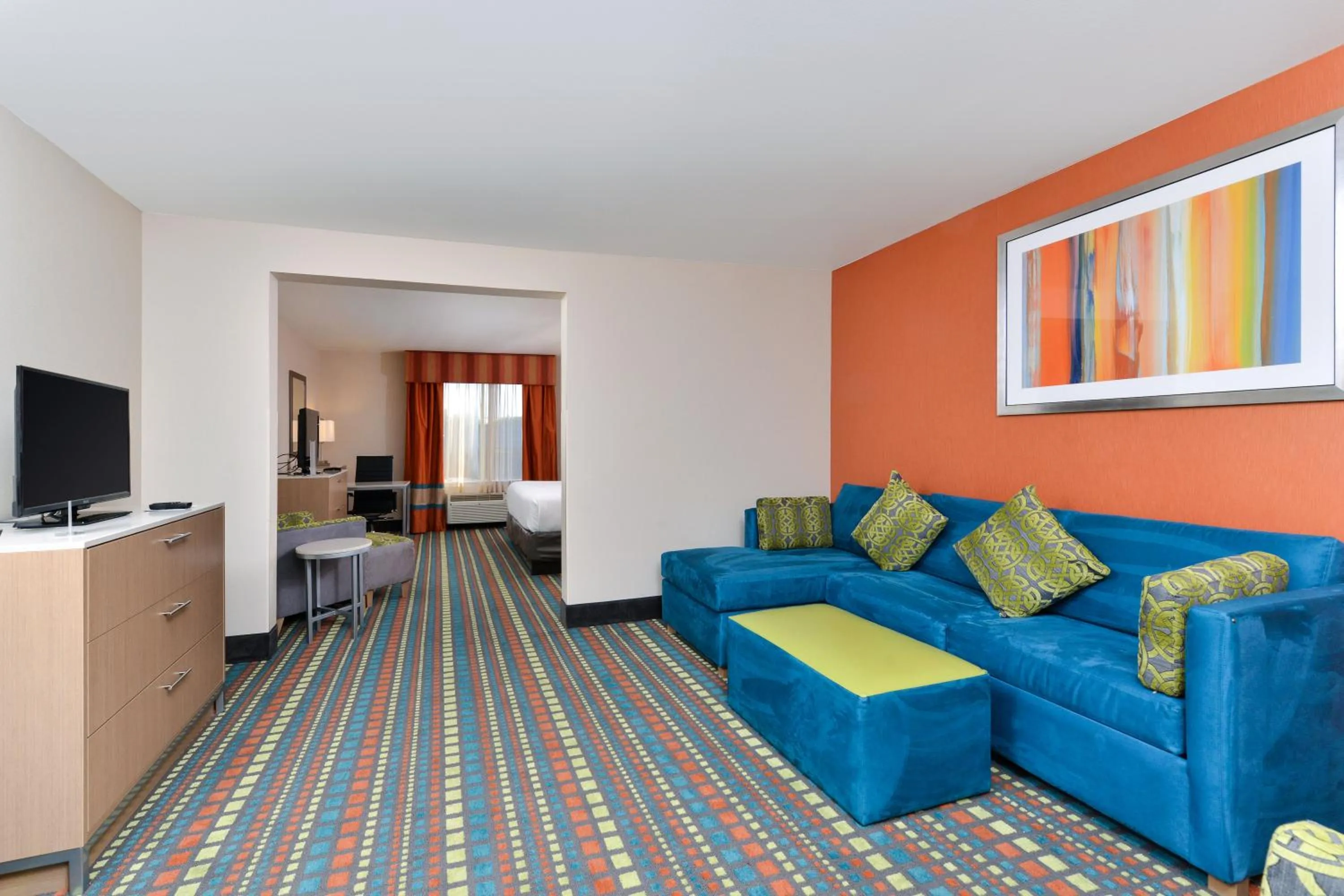 Photo of the whole room in Holiday Inn Express Albuquerque N - Bernalillo by IHG