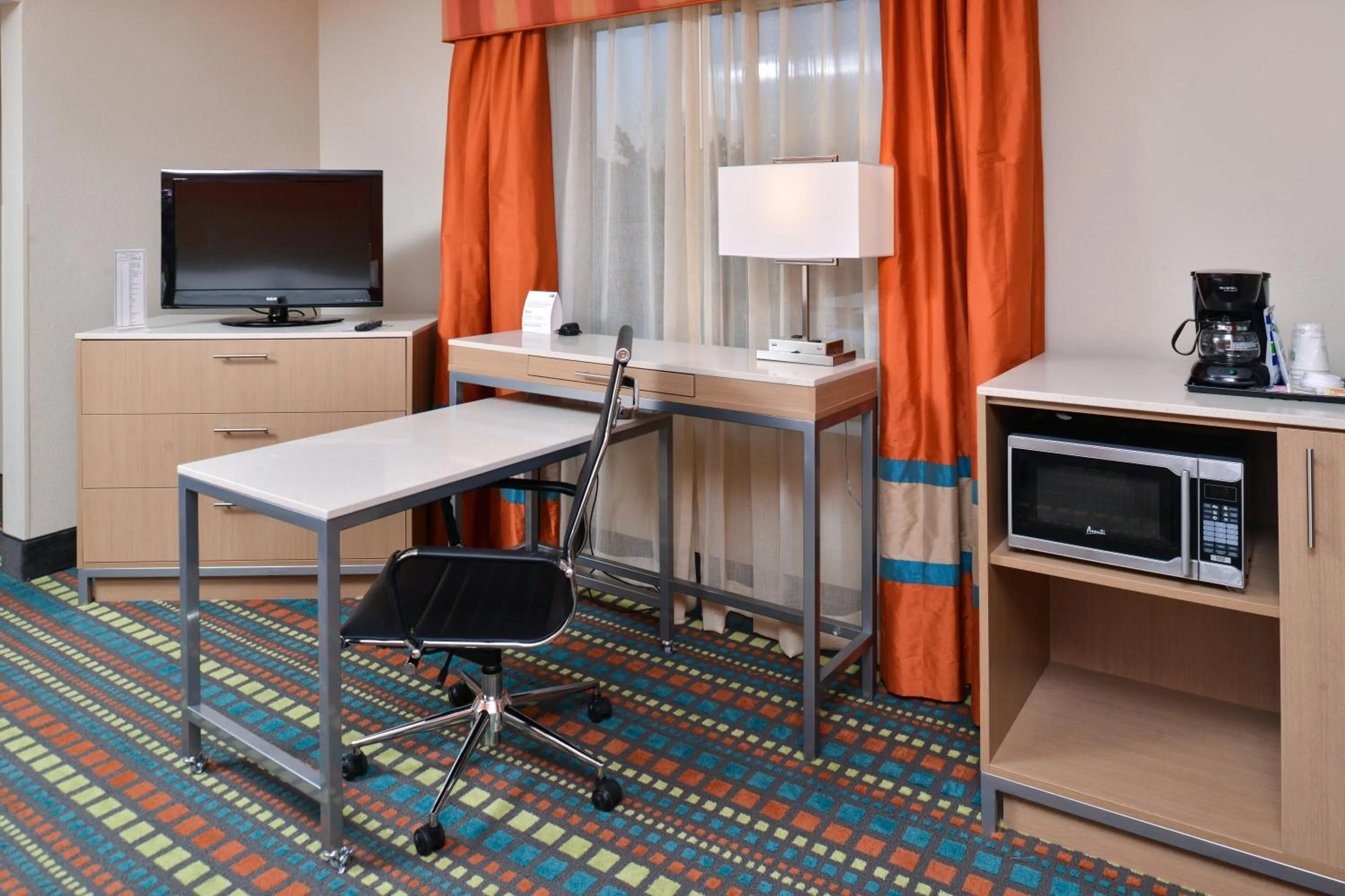 Photo of the whole room in Holiday Inn Express Albuquerque N - Bernalillo by IHG