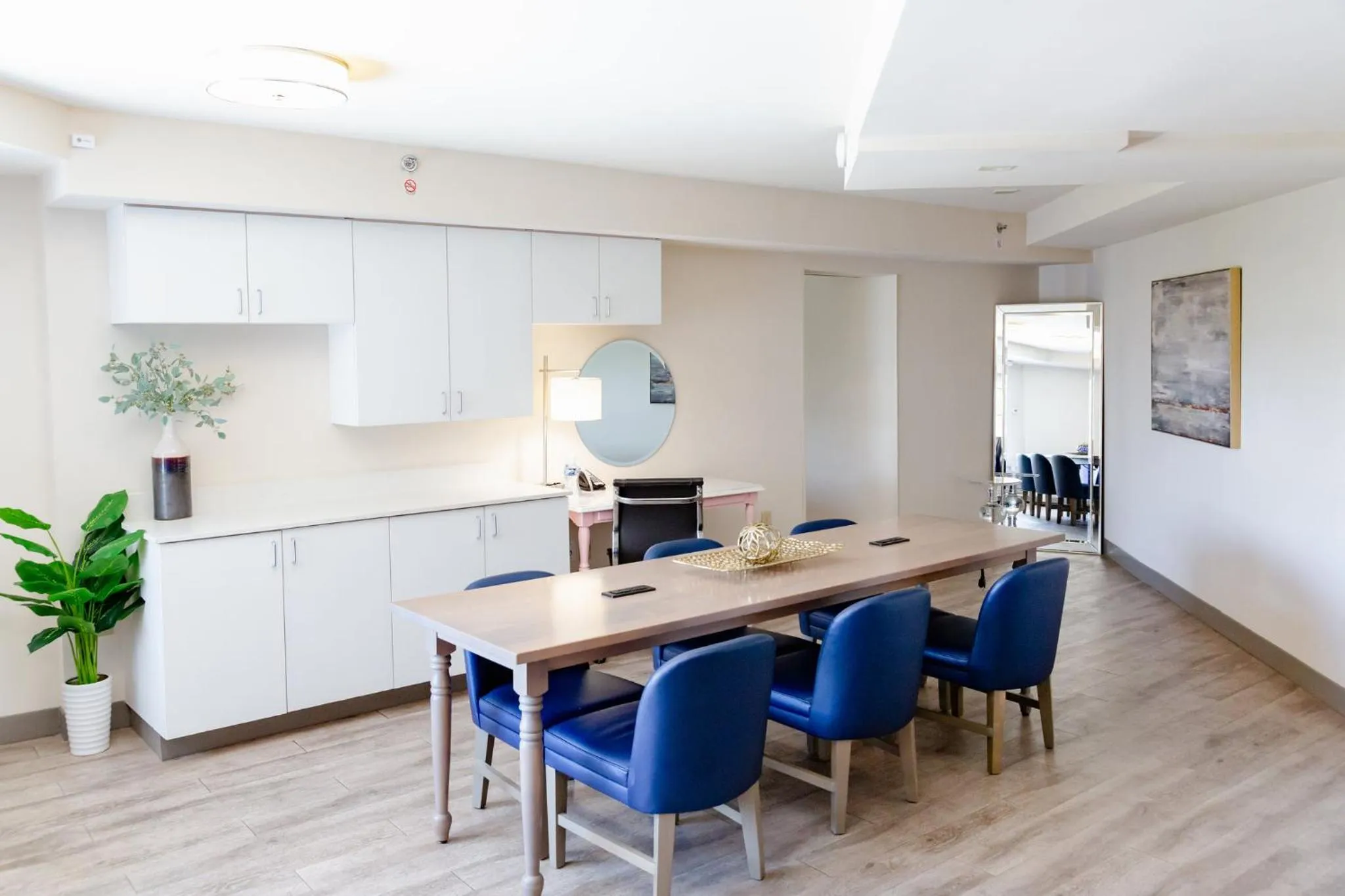 Photo of the whole room in Hotel Indigo Mount Pleasant by IHG