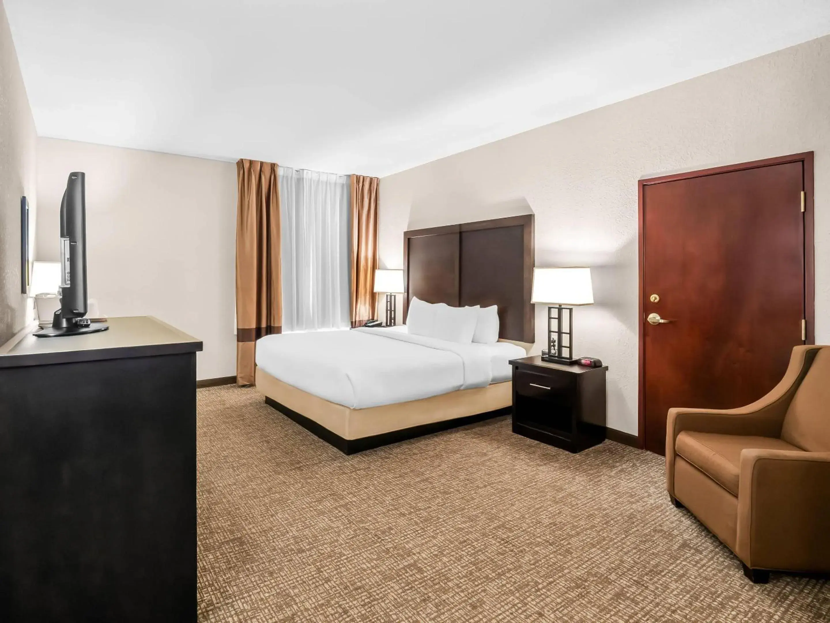 King Room - Accessible/Non-Smoking in Comfort Inn & Suites Allen Park - Dearborn King Room - Accessible/Non-Smoking in Comfort Inn & Suites Allen Park - Dearborn