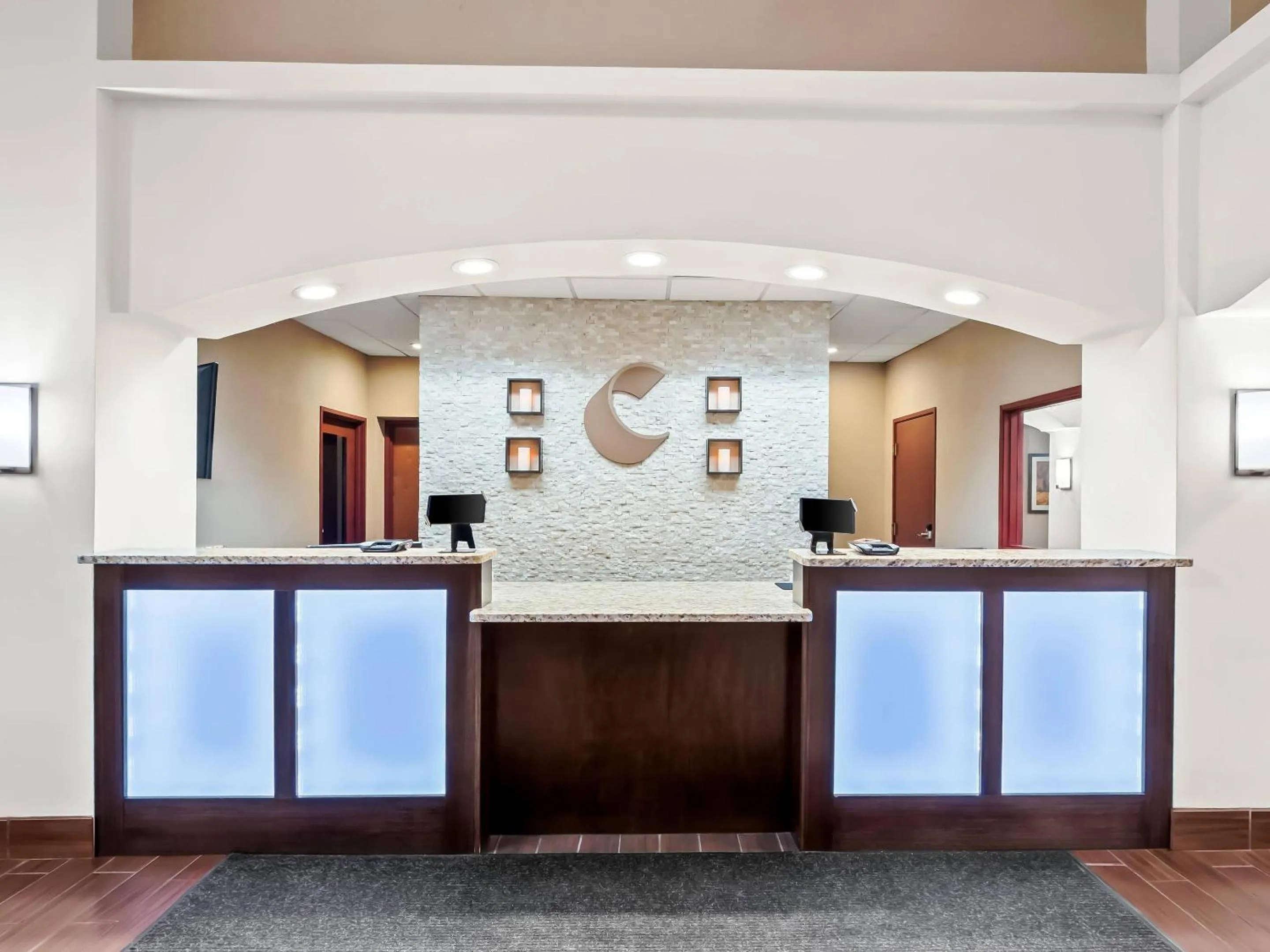 Lobby or reception in Comfort Inn & Suites Allen Park - Dearborn