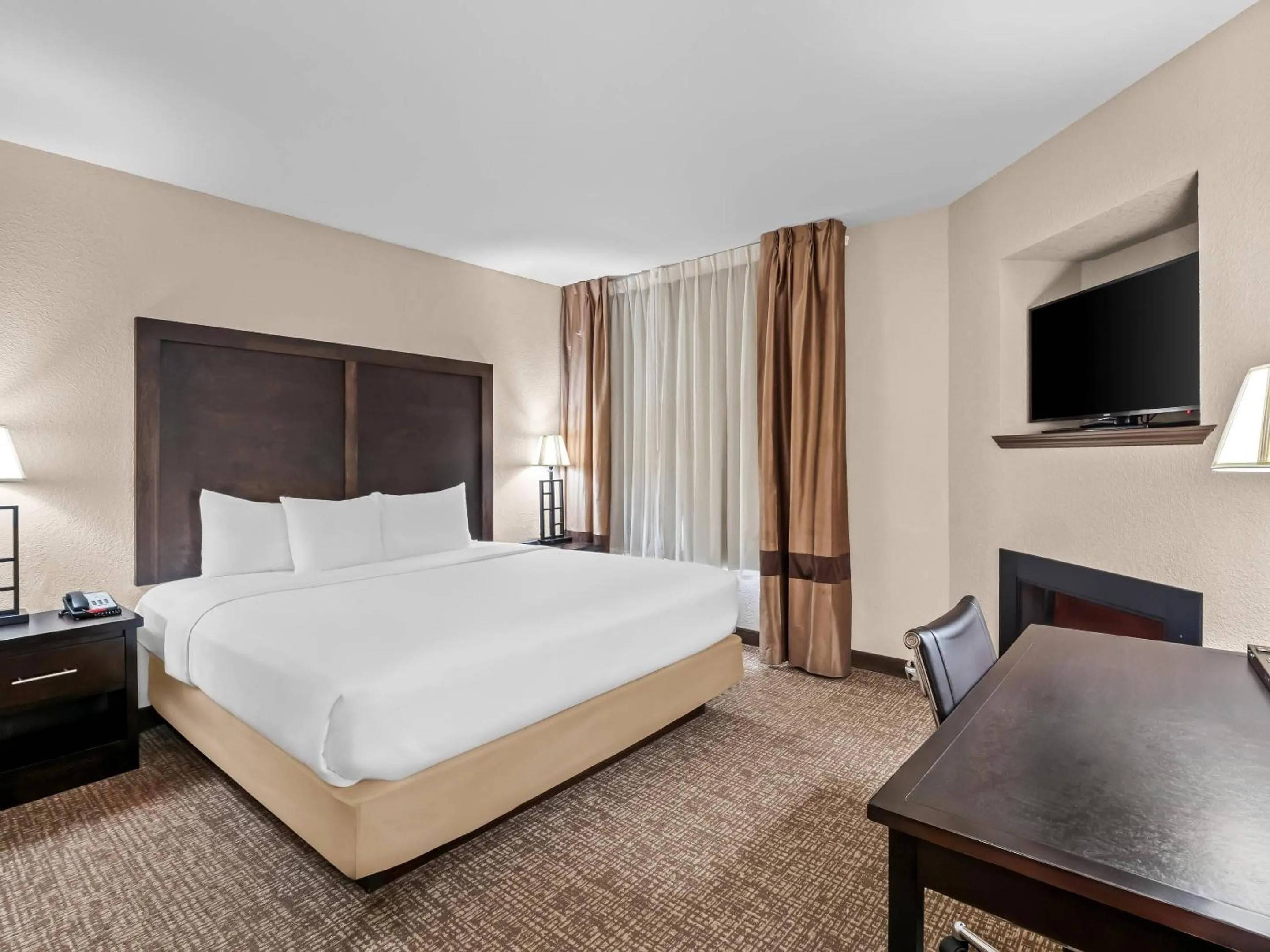 Bedroom, Bed in Comfort Inn & Suites Allen Park - Dearborn