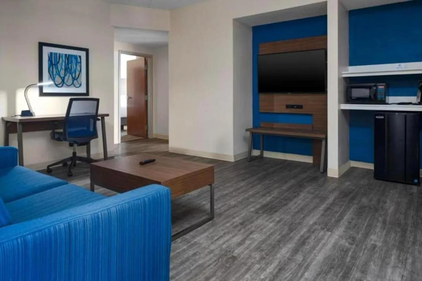 Living room in Holiday Inn Express North Myrtle Beach - Little River by IHG