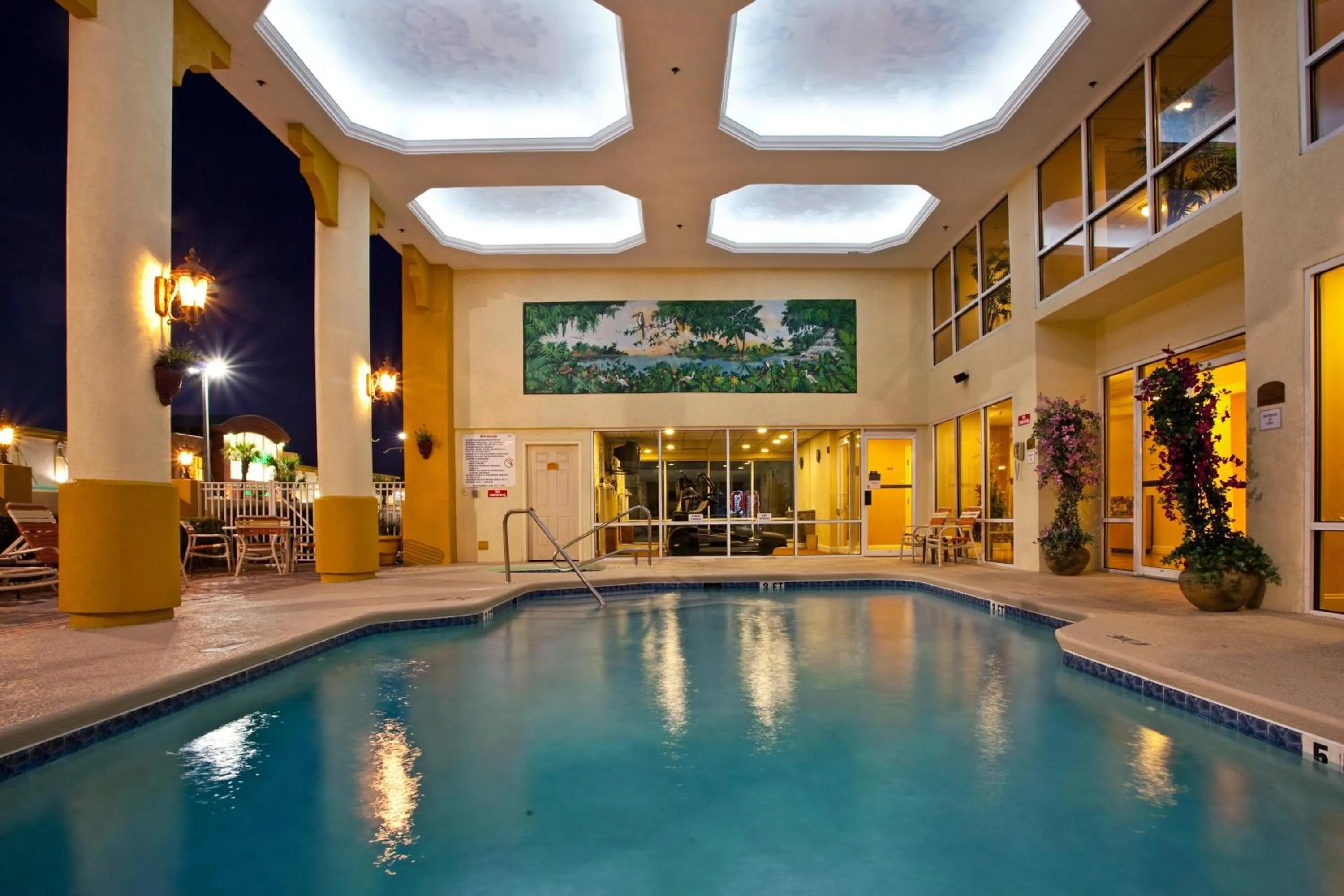 Swimming pool in Holiday Inn Express Hotel & Suites Cocoa Beach by IHG