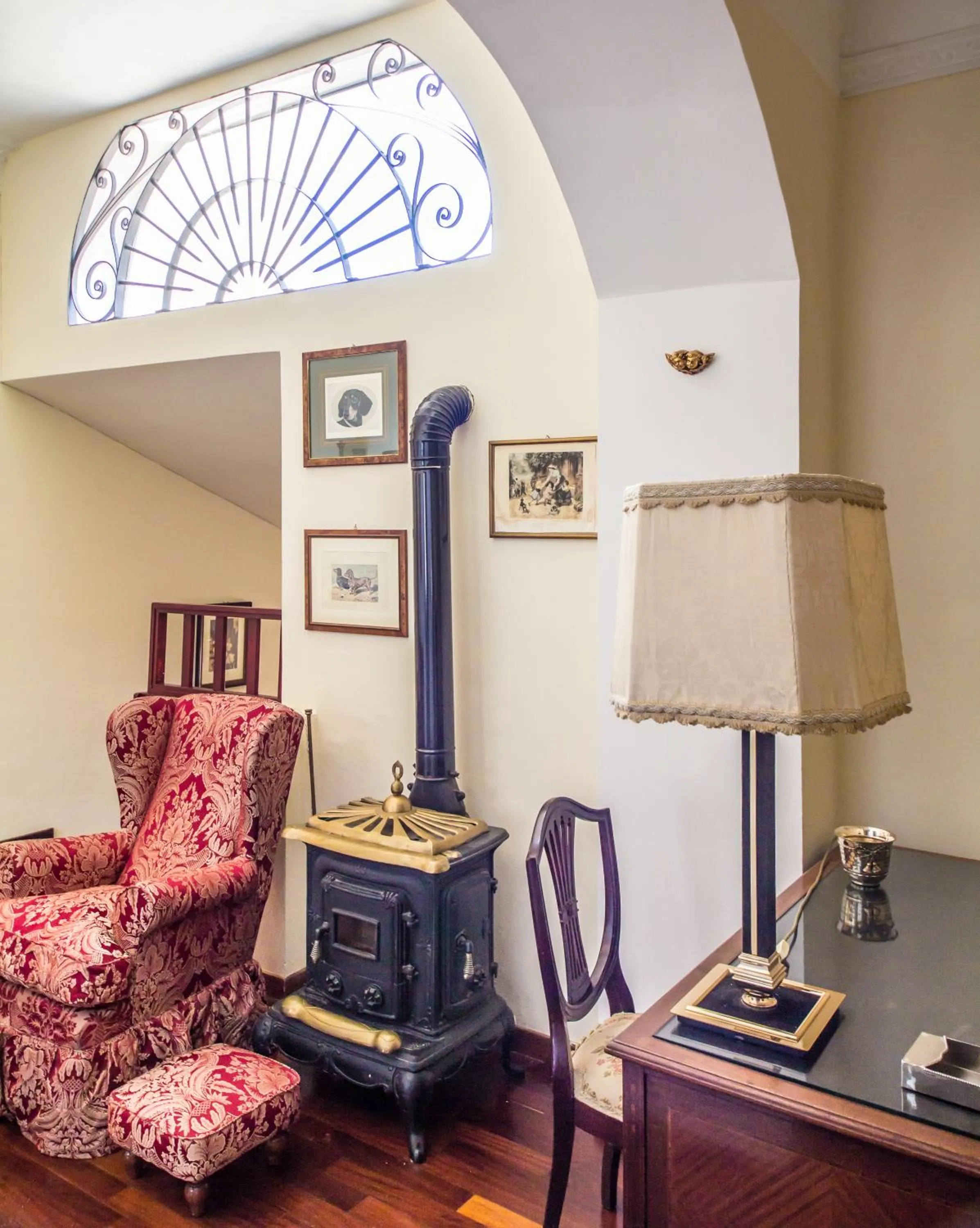 Library in Casa Isabella B&B