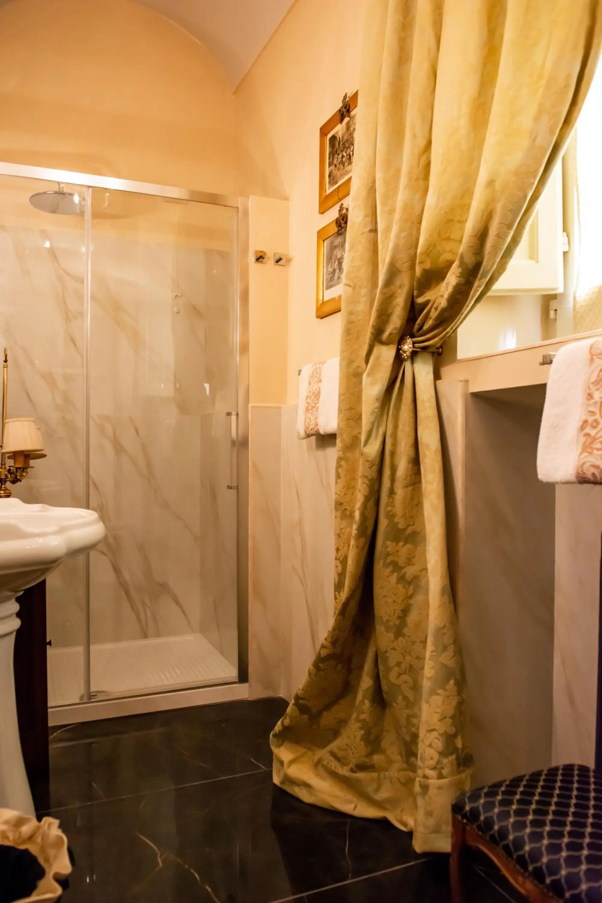 Bathroom in Casa Isabella B&B