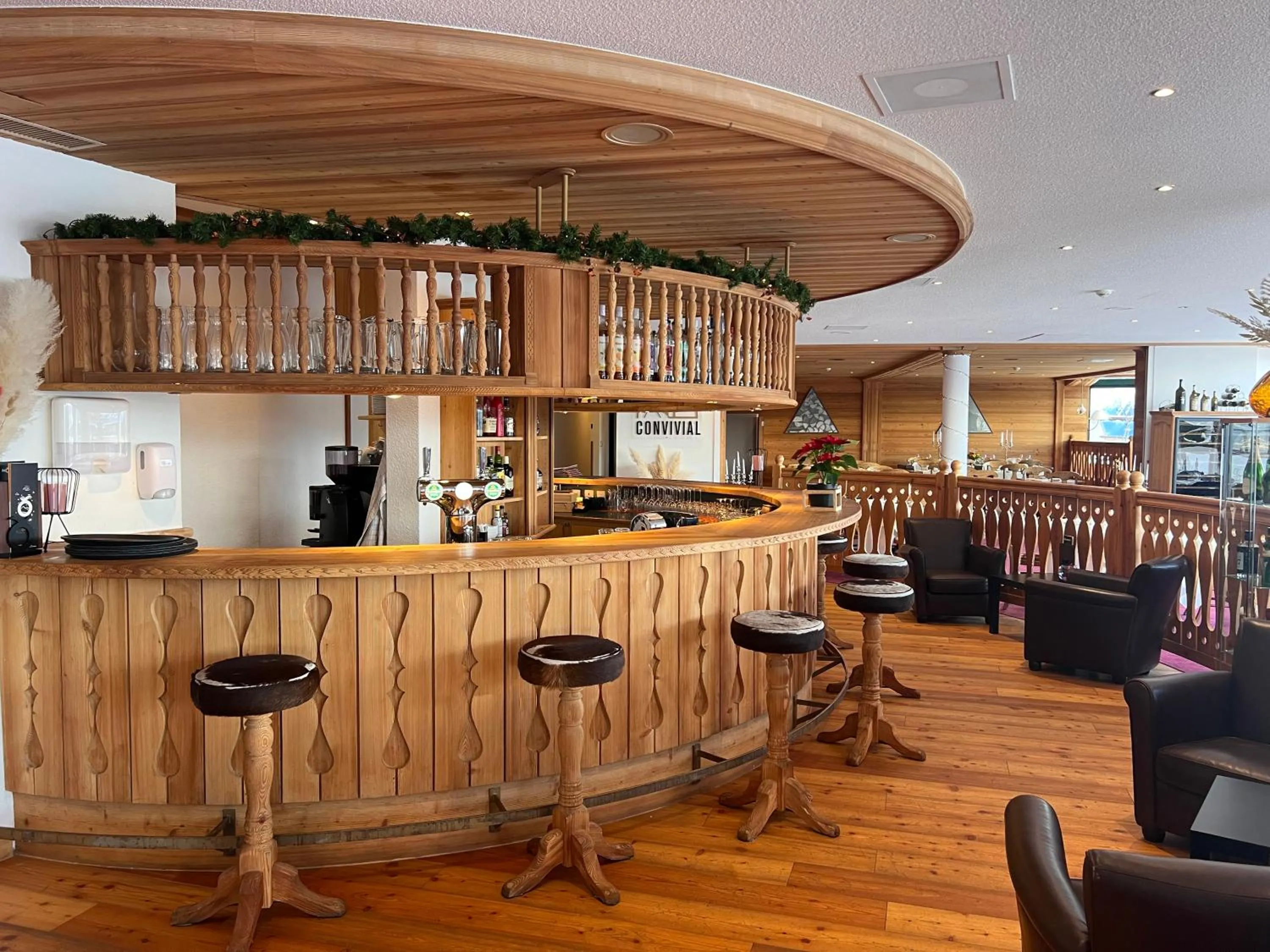 Lounge or bar in Hôtel Chalet Royal