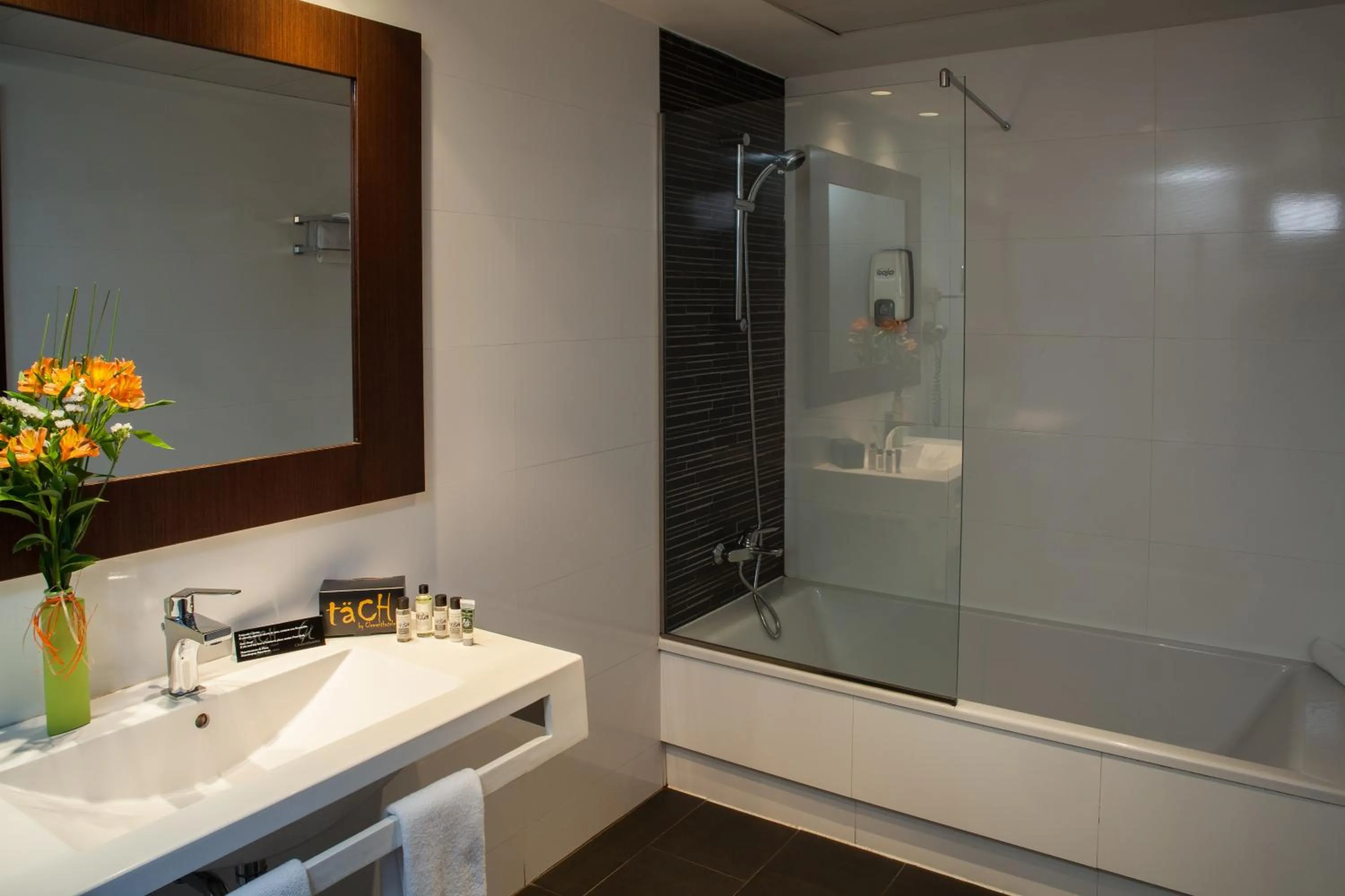 Shower in TaCH Madrid Airport