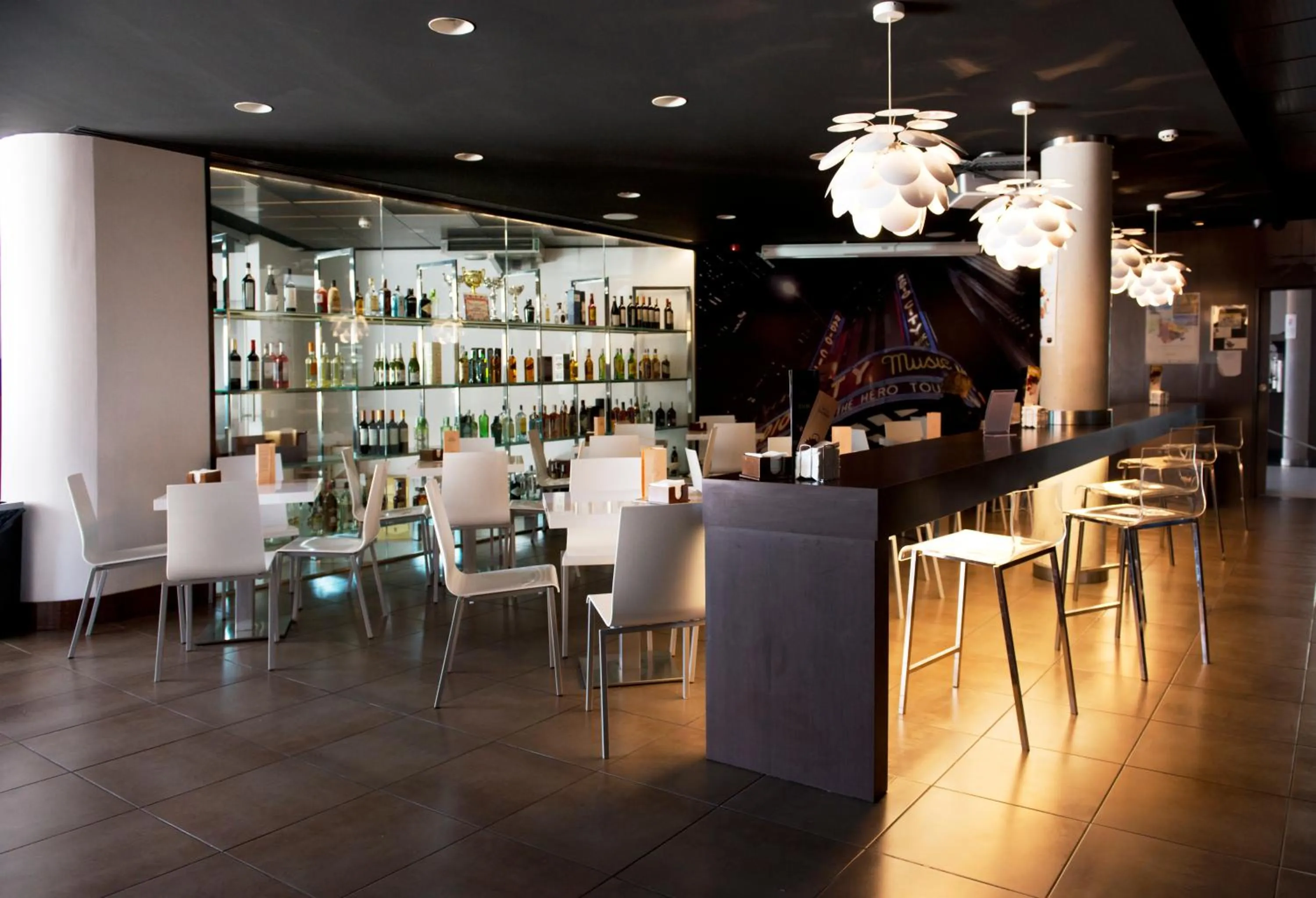 Lounge or bar in TaCH Madrid Airport