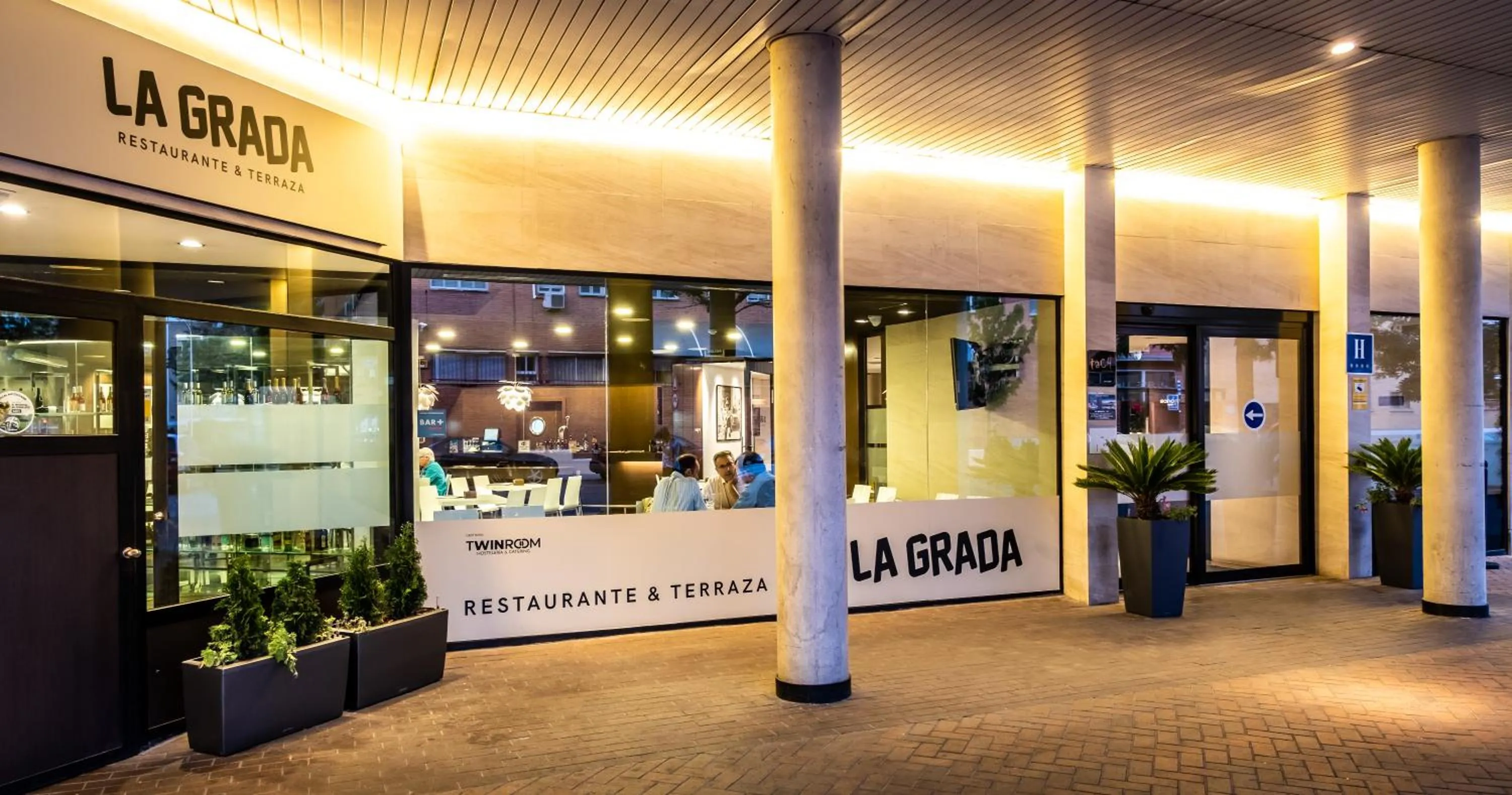 Lobby or reception in TaCH Madrid Airport