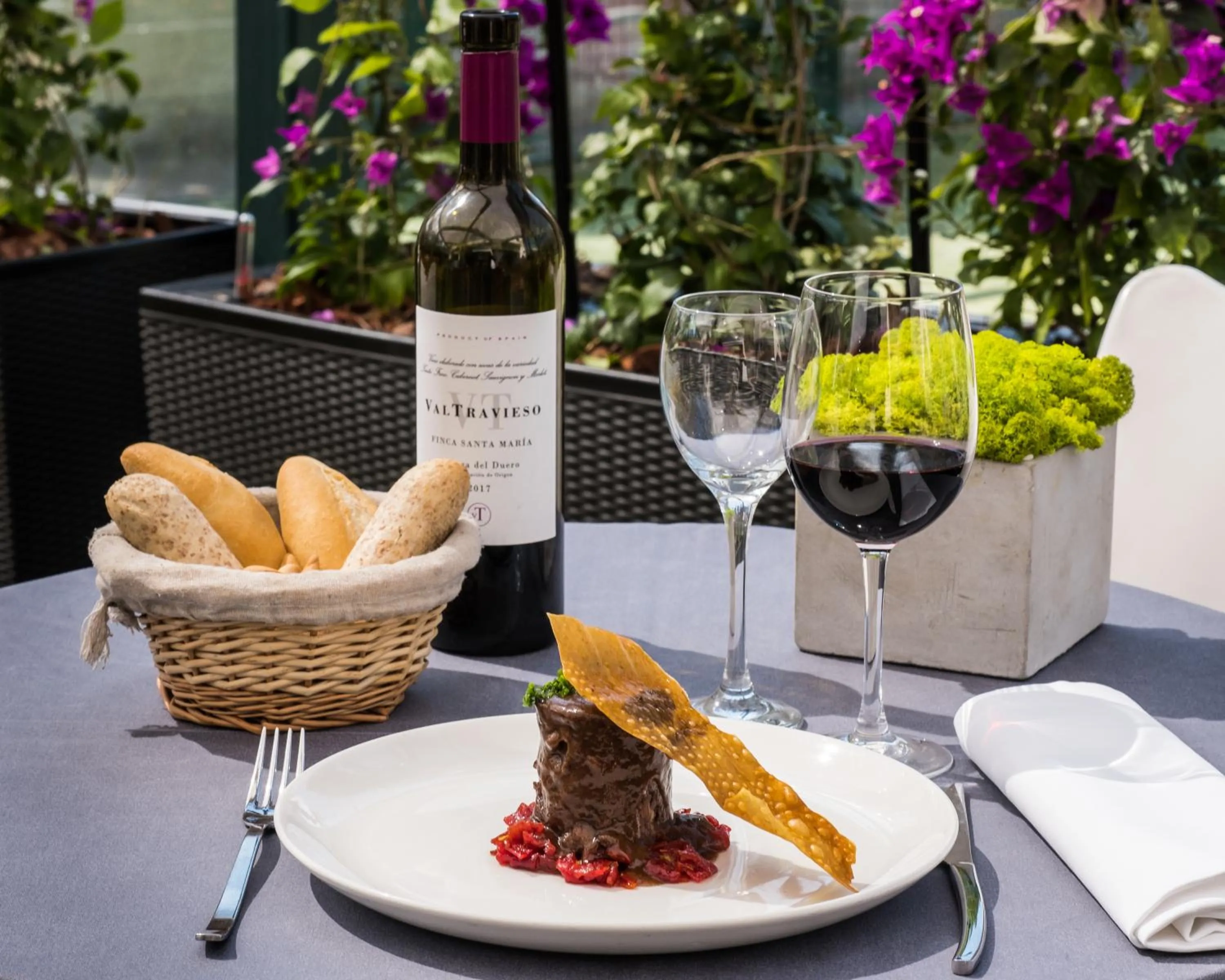 Food and drinks in TaCH Madrid Airport