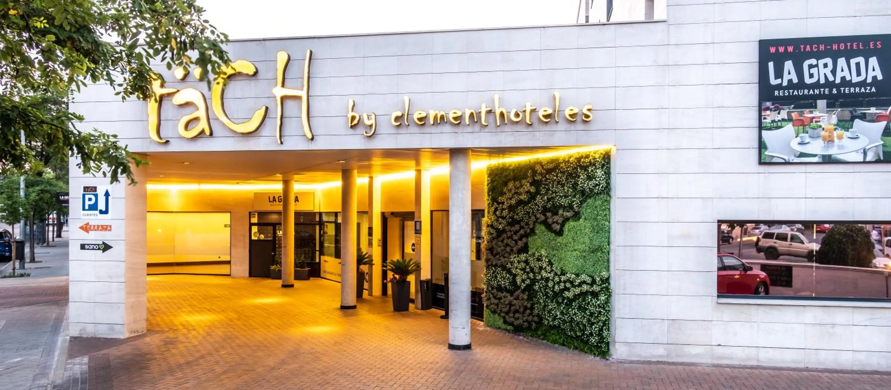 Property logo or sign in TaCH Madrid Airport