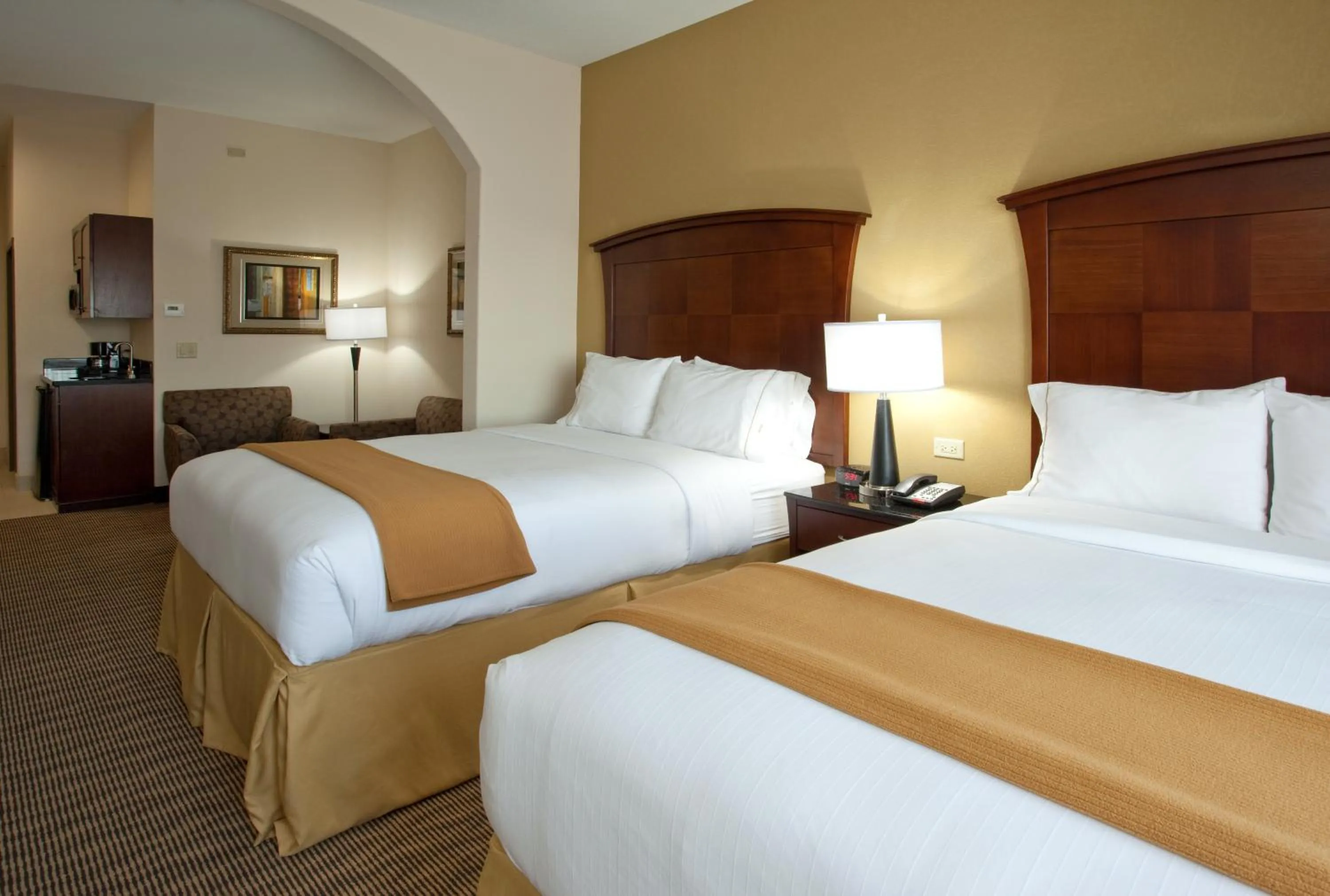 Photo of the whole room, Bed in Holiday Inn Express & Suites Austin South-Buda by IHG