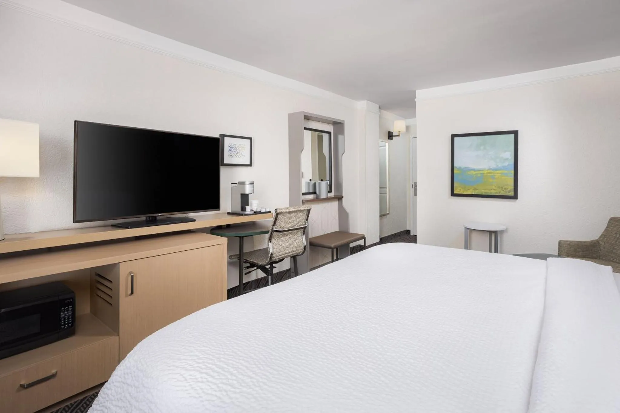 Photo of the whole room, Bed in Holiday Inn Resort Oceanfront at Surfside Beach by IHG