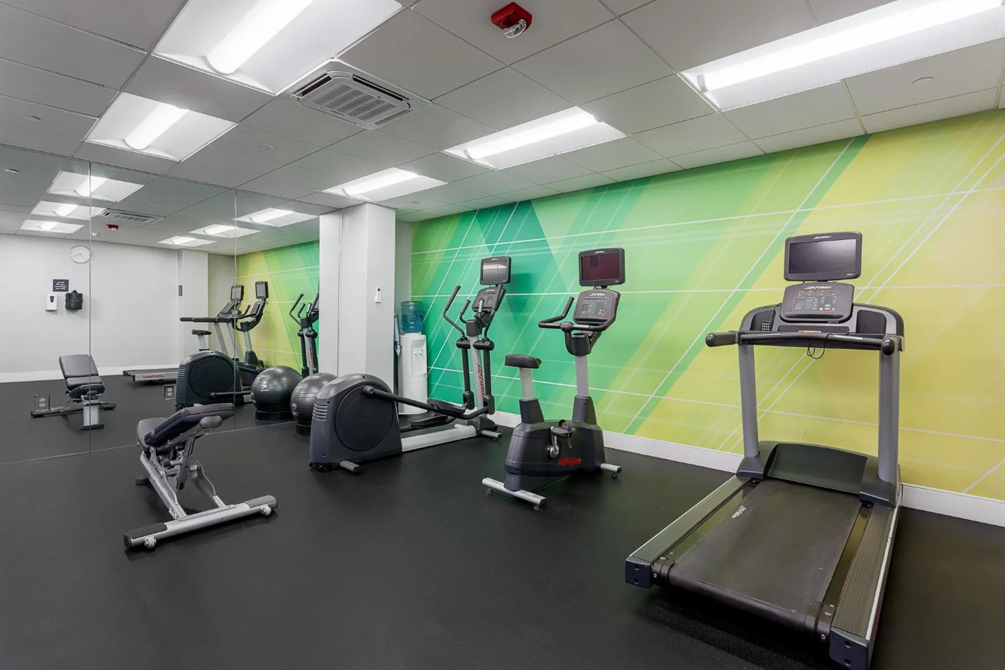 Fitness centre/facilities in Holiday Inn Resort Oceanfront at Surfside Beach by IHG