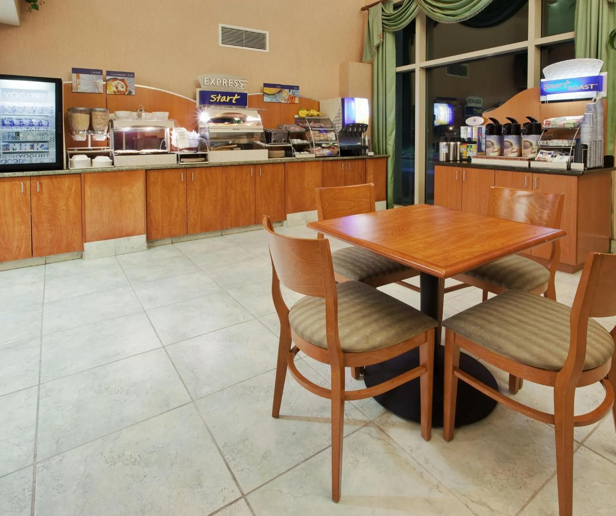 Breakfast in Holiday Inn Express Hotel & Suites Carson City by IHG